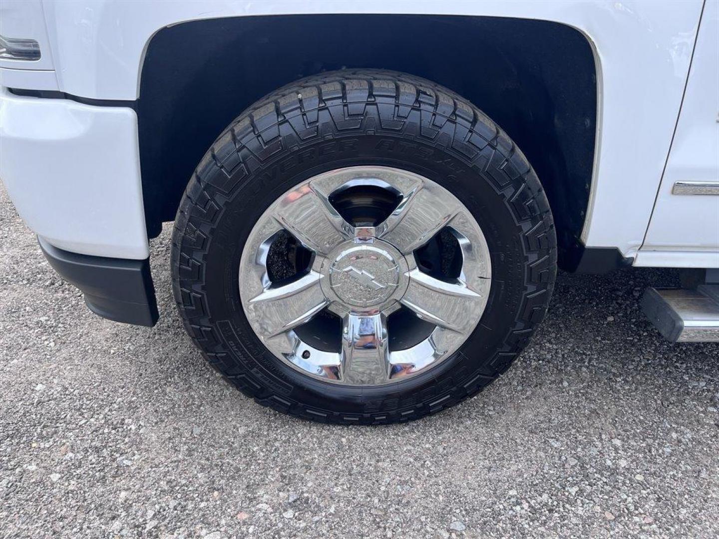 2017 White /Tan Chevrolet Silverado 1500 (3GCUKSEC8HG) with an 5.3l V8 DI VVT Flex 5.3l engine, Automatic transmission, located at 745 East Steele Rd., West Columbia, SC, 29170, (803) 755-9148, 33.927212, -81.148483 - Special Internet Price! 2017 Chevrolet Silverado 1500 LTZ with Bluetooth, SiriusXM Satellite Radio, Backup camera, Navigation, Leather Interior, Heated front seats, Air conditioning, Cruise control, Remote Keyless Entry, Powered windows, Powered door locks, Plus more! - Photo#43