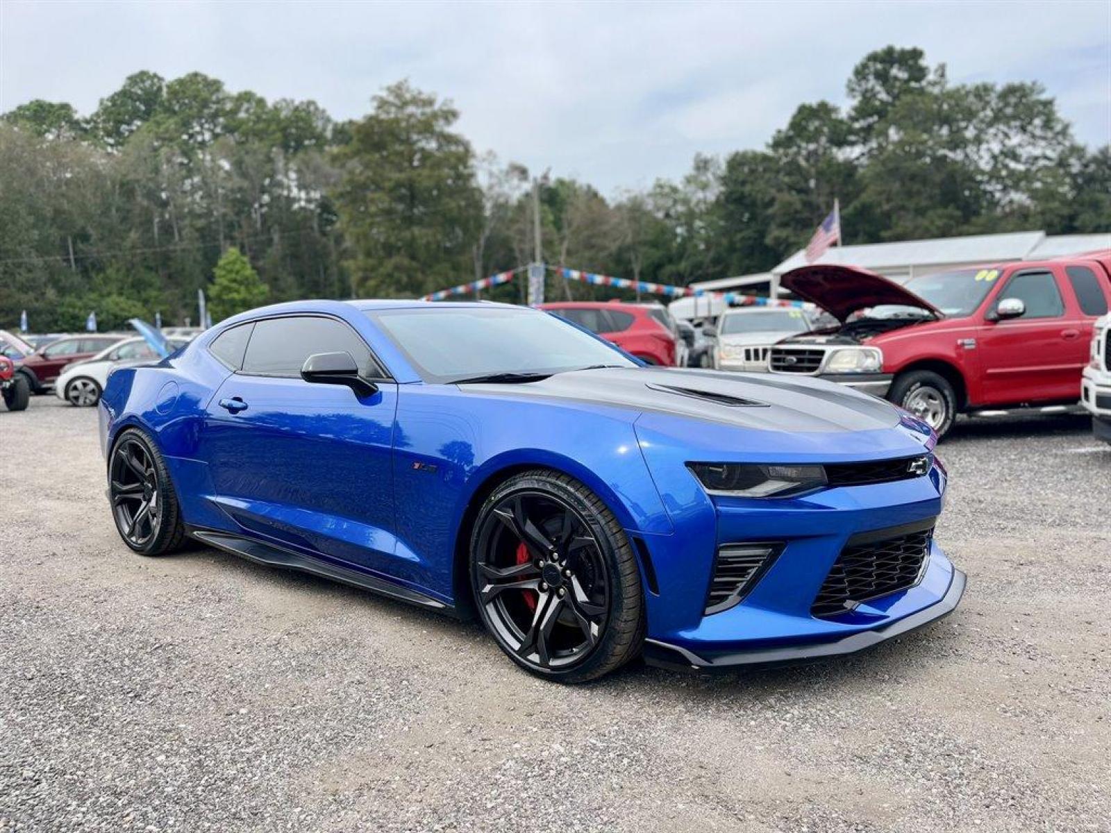 2018 Blue /Black Chevrolet Camaro (1G1FE1R73J0) with an 6.2l V8 DI OHV VVT HO 6.2 engine, Manual transmission, located at 745 East Steele Rd., West Columbia, SC, 29170, (803) 755-9148, 33.927212, -81.148483 - Special Internet Price! 2018 Chevrolet Camaro 1SS with Chevrolet MyLink Radio with 8 diagonal color touch-screen, Bluetooth, SiriusXM Satellite Radio, Keyless Open Recaro front bucket seats, 6-Speed manual transmission, Aftermarket performance upgrades, 4 brand new tires, Air conditioning, Plus more - Photo #4