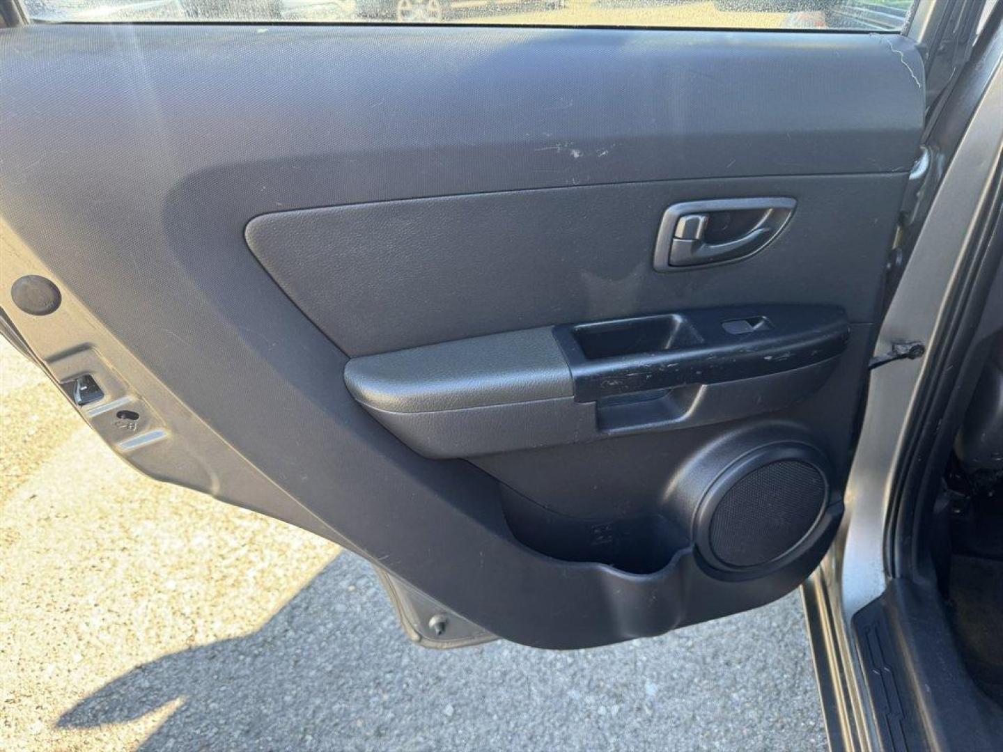 2013 Grey /Black Kia Soul (KNDJT2A59D7) with an 1.6l I-4 MPI Dohc 1.6l engine, Automatic transmission, located at 745 East Steele Rd., West Columbia, SC, 29170, (803) 755-9148, 33.927212, -81.148483 - Special Internet Price! 2013 Kia Soul - Photo#17