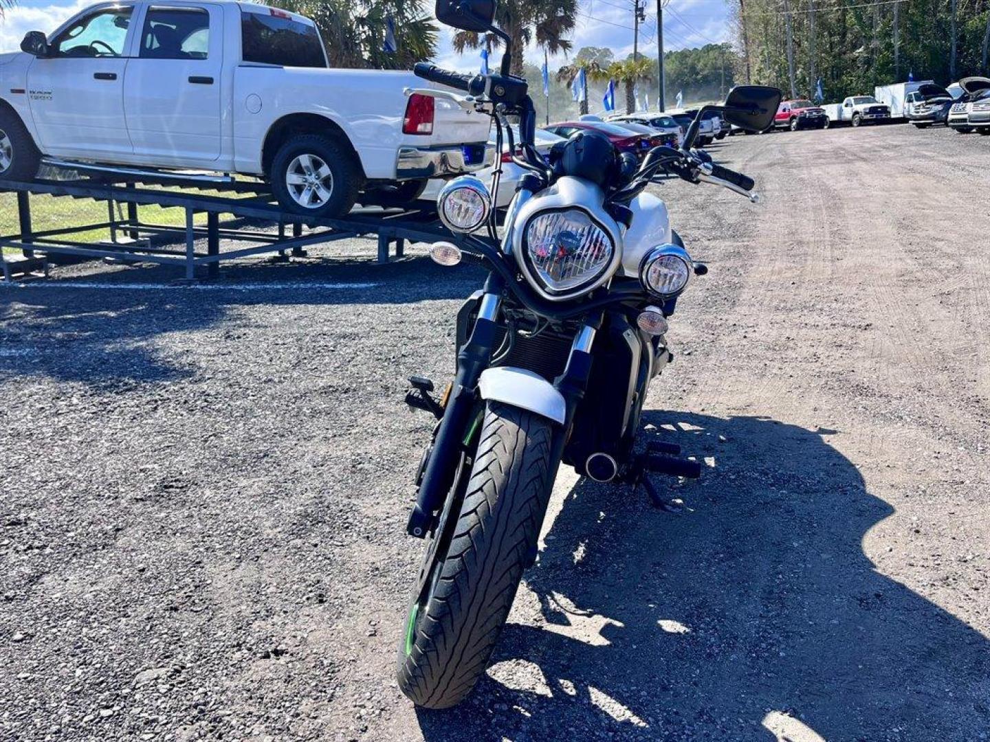 2015 White Kawasaki Vulcan 650 (JKAENEB14FD) , located at 745 East Steele Rd., West Columbia, SC, 29170, (803) 755-9148, 33.927212, -81.148483 - Photo#3