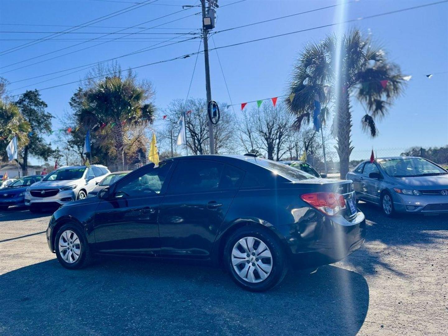 2016 Black /Black Chevrolet Cruze Limited (1G1PC5SH1G7) with an 1.8l I-4 MFI Dohc Flex 1. engine, Automatic transmission, located at 745 East Steele Rd., West Columbia, SC, 29170, (803) 755-9148, 33.927212, -81.148483- Photo#4
