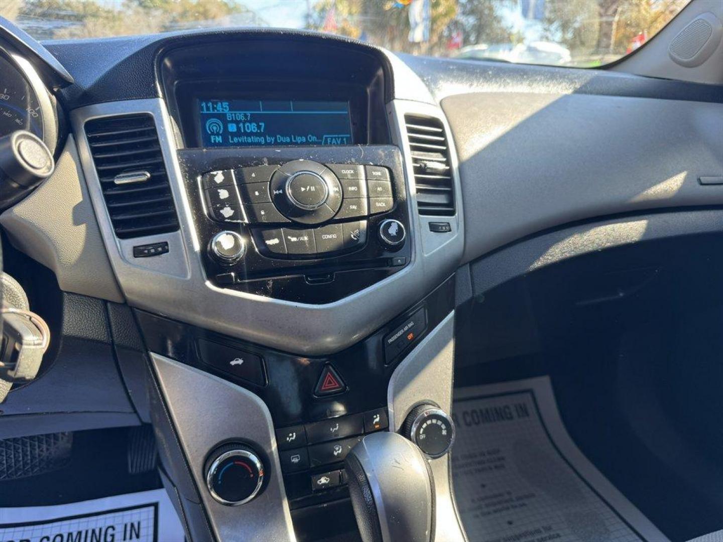 2016 Black /Black Chevrolet Cruze Limited (1G1PC5SH1G7) with an 1.8l I-4 MFI Dohc Flex 1. engine, Automatic transmission, located at 745 East Steele Rd., West Columbia, SC, 29170, (803) 755-9148, 33.927212, -81.148483- Photo#9