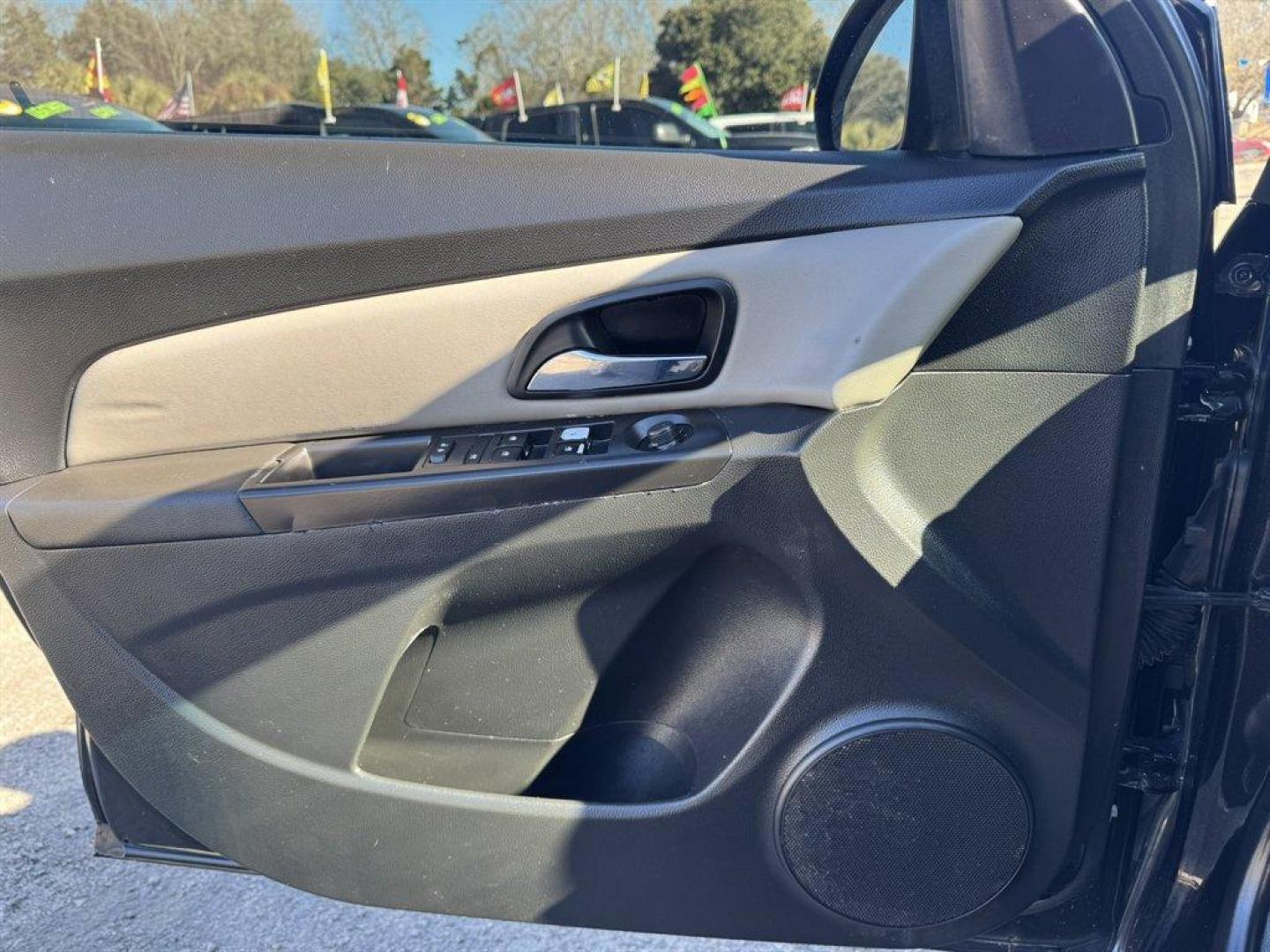 2016 Black /Black Chevrolet Cruze Limited (1G1PC5SH1G7) with an 1.8l I-4 MFI Dohc Flex 1. engine, Automatic transmission, located at 745 East Steele Rd., West Columbia, SC, 29170, (803) 755-9148, 33.927212, -81.148483- Photo#11