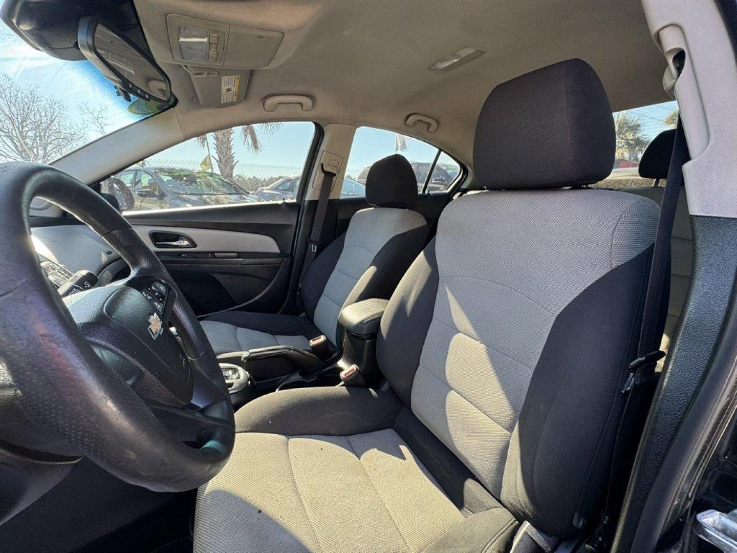 2016 Black /Black Chevrolet Cruze Limited (1G1PC5SH1G7) with an 1.8l I-4 MFI Dohc Flex 1. engine, Automatic transmission, located at 745 East Steele Rd., West Columbia, SC, 29170, (803) 755-9148, 33.927212, -81.148483- Photo#13