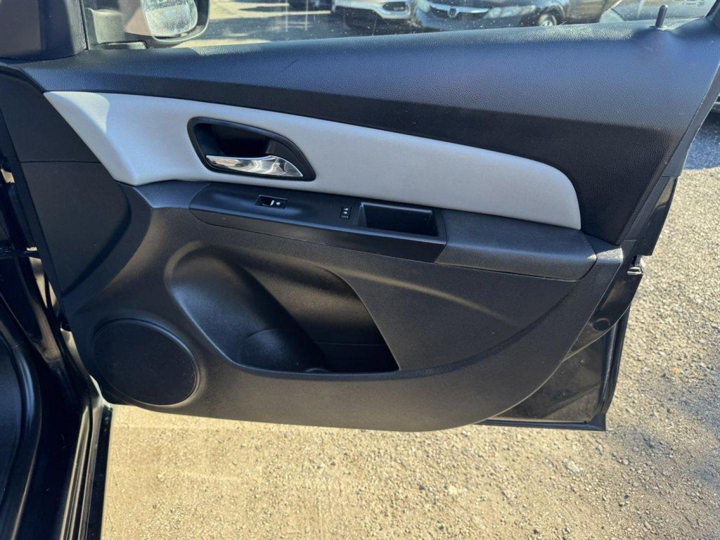 2016 Black /Black Chevrolet Cruze Limited (1G1PC5SH1G7) with an 1.8l I-4 MFI Dohc Flex 1. engine, Automatic transmission, located at 745 East Steele Rd., West Columbia, SC, 29170, (803) 755-9148, 33.927212, -81.148483- Photo#18