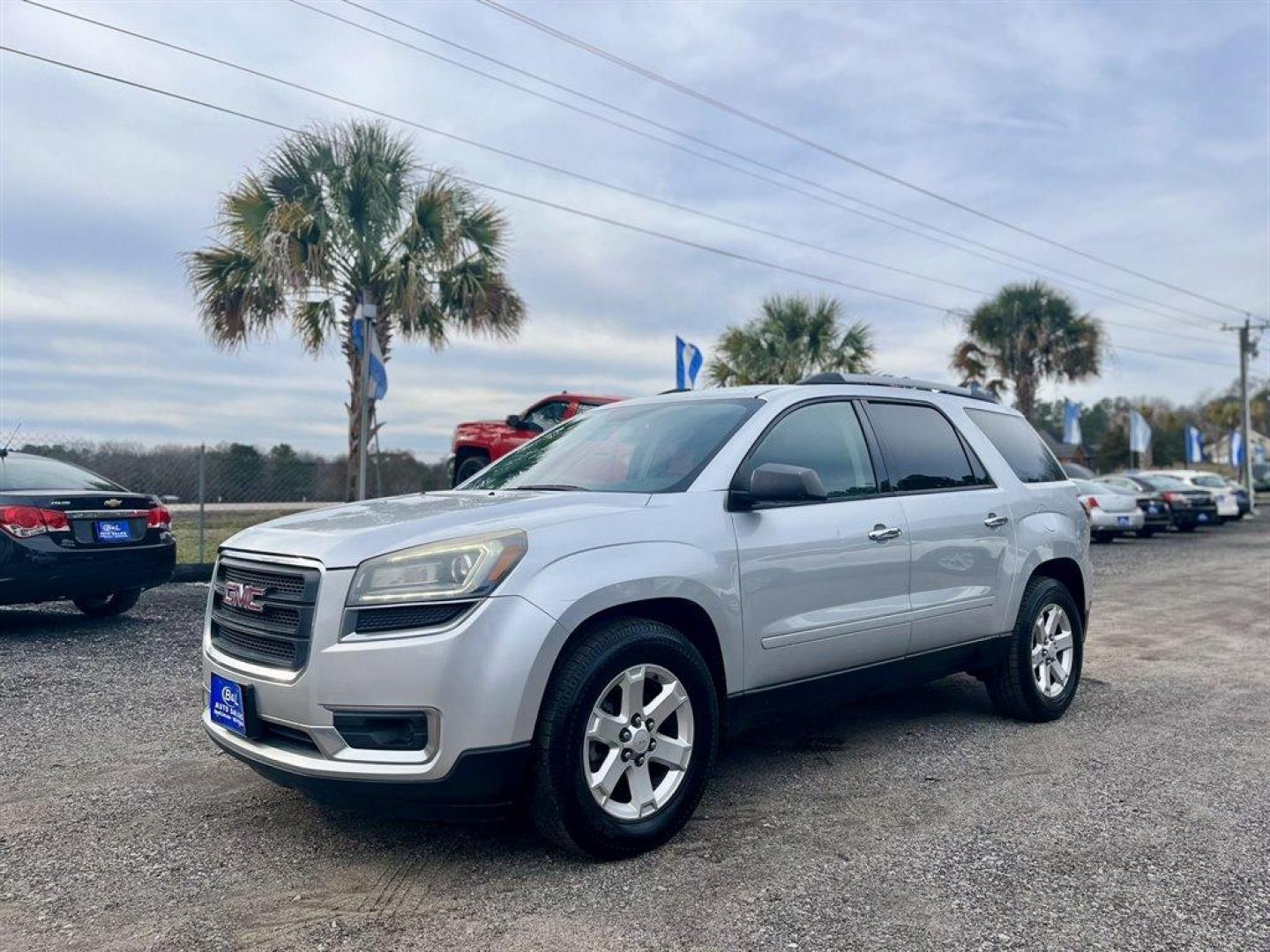 2015 Silver /Grey GMC Acadia (1GKKVNED2FJ) with an 3.6l V6 DI Dohc 3.6l engine, Automatic transmission, located at 745 East Steele Rd., West Columbia, SC, 29170, (803) 755-9148, 33.927212, -81.148483 - Special Internet Price! 2015 GMC Acadia with Bluetooth, SiriusXM Satellite Radio Trial, 6.5 diagonal touch-screen display, Backup camera, Cruise control, Air conditioning, Remote Keyless Entry, Reclining front buckets, 3rd row seating, Powered windows, Powered door locks, Plus more! - Photo#0