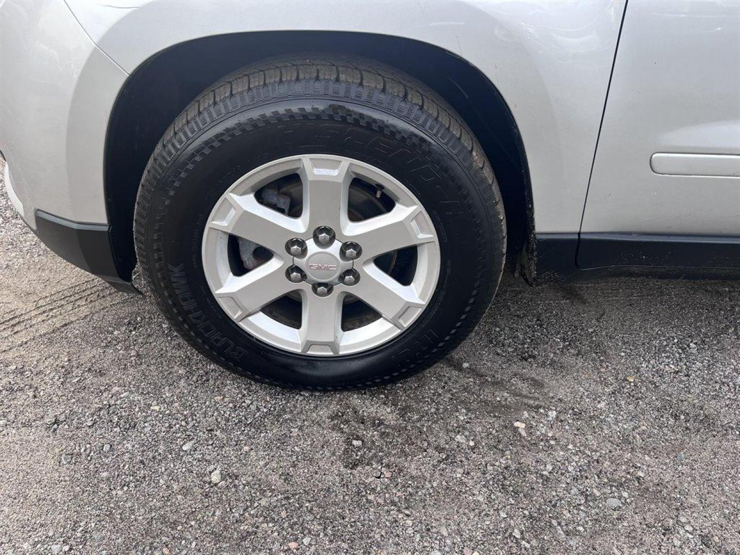 2015 Silver /Grey GMC Acadia (1GKKVNED2FJ) with an 3.6l V6 DI Dohc 3.6l engine, Automatic transmission, located at 745 East Steele Rd., West Columbia, SC, 29170, (803) 755-9148, 33.927212, -81.148483 - Special Internet Price! 2015 GMC Acadia with Bluetooth, SiriusXM Satellite Radio Trial, 6.5 diagonal touch-screen display, Backup camera, Cruise control, Air conditioning, Remote Keyless Entry, Reclining front buckets, 3rd row seating, Powered windows, Powered door locks, Plus more! - Photo#32