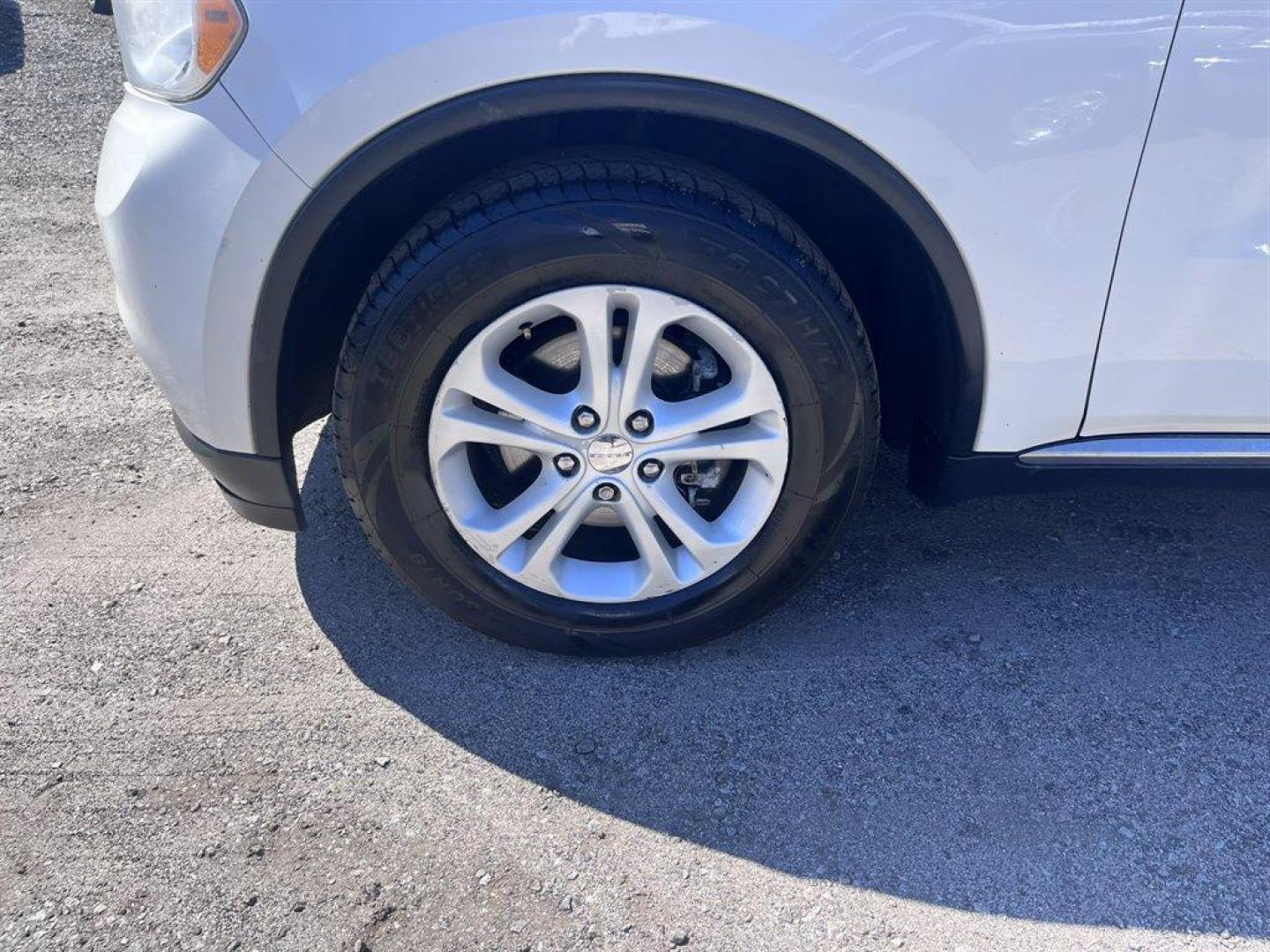 2012 White /Tan Dodge Durango (1C4RDHDG1CC) with an 3.6l V6 MPI Dohc 3.6l engine, Automatic transmission, located at 745 East Steele Rd., West Columbia, SC, 29170, (803) 755-9148, 33.927212, -81.148483 - Special Internet Price! 2012 Dodge Durango Crew with Bluetooth, AM/FM radio, Cruise control, Backup camera, Dual zone auto temp control, Leather interior, 1st and 2nd row heated seats, 3rd row bench seat, Powered driver seat, Powered windows, Powered liftgate, Plus more! - Photo#38