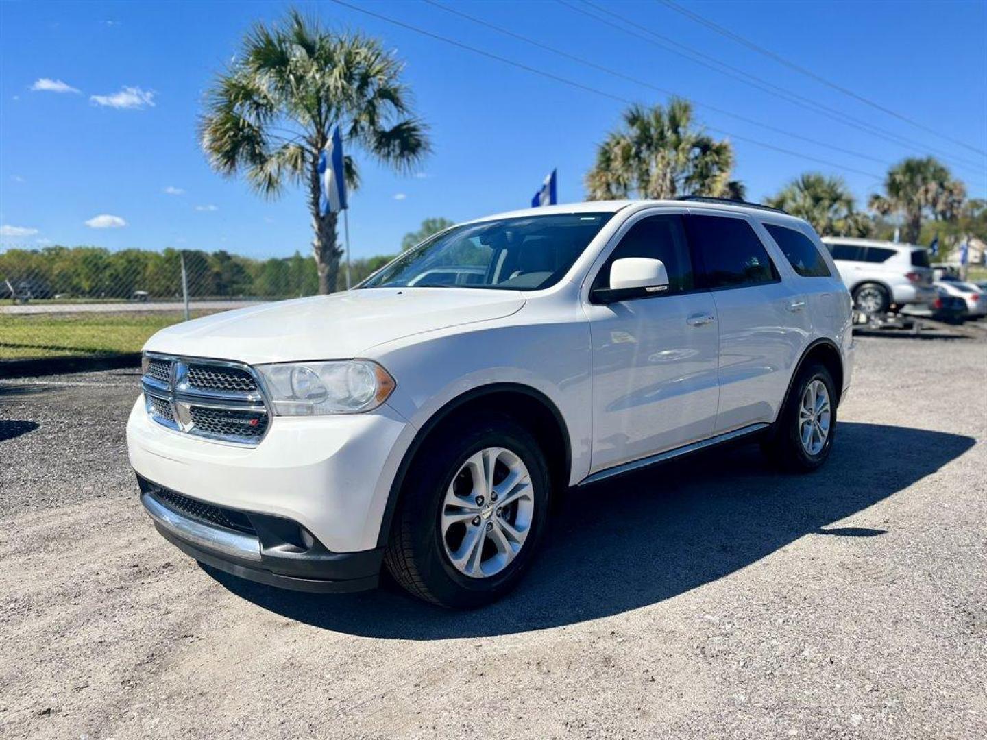 2012 White /Tan Dodge Durango (1C4RDHDG1CC) with an 3.6l V6 MPI Dohc 3.6l engine, Automatic transmission, located at 745 East Steele Rd., West Columbia, SC, 29170, (803) 755-9148, 33.927212, -81.148483 - Special Internet Price! 2012 Dodge Durango Crew with Bluetooth, AM/FM radio, Cruise control, Backup camera, Dual zone auto temp control, Leather interior, 1st and 2nd row heated seats, 3rd row bench seat, Powered driver seat, Powered windows, Powered liftgate, Plus more! - Photo#0