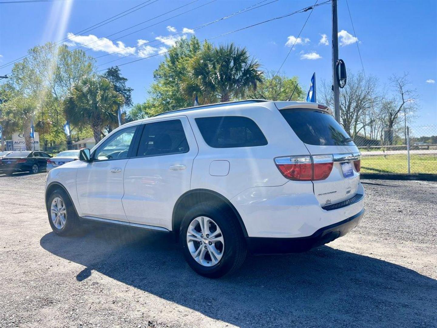 2012 White /Tan Dodge Durango (1C4RDHDG1CC) with an 3.6l V6 MPI Dohc 3.6l engine, Automatic transmission, located at 745 East Steele Rd., West Columbia, SC, 29170, (803) 755-9148, 33.927212, -81.148483 - Special Internet Price! 2012 Dodge Durango Crew with Bluetooth, AM/FM radio, Cruise control, Backup camera, Dual zone auto temp control, Leather interior, 1st and 2nd row heated seats, 3rd row bench seat, Powered driver seat, Powered windows, Powered liftgate, Plus more! - Photo#1