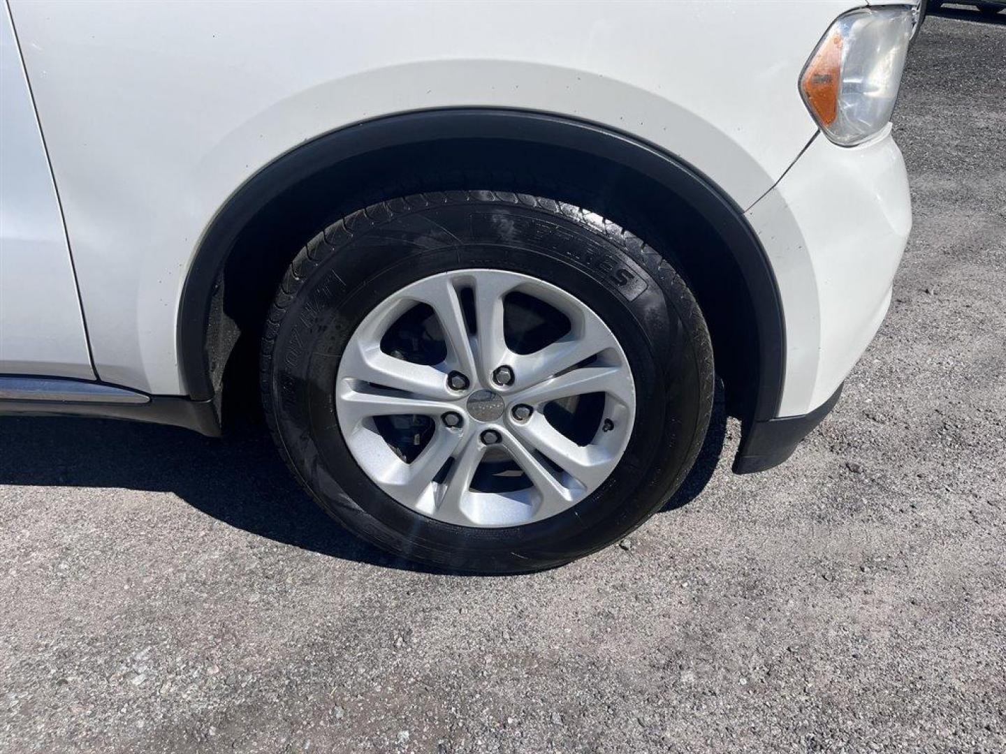 2012 White /Tan Dodge Durango (1C4RDHDG1CC) with an 3.6l V6 MPI Dohc 3.6l engine, Automatic transmission, located at 745 East Steele Rd., West Columbia, SC, 29170, (803) 755-9148, 33.927212, -81.148483 - Special Internet Price! 2012 Dodge Durango Crew with Bluetooth, AM/FM radio, Cruise control, Backup camera, Dual zone auto temp control, Leather interior, 1st and 2nd row heated seats, 3rd row bench seat, Powered driver seat, Powered windows, Powered liftgate, Plus more! - Photo#35