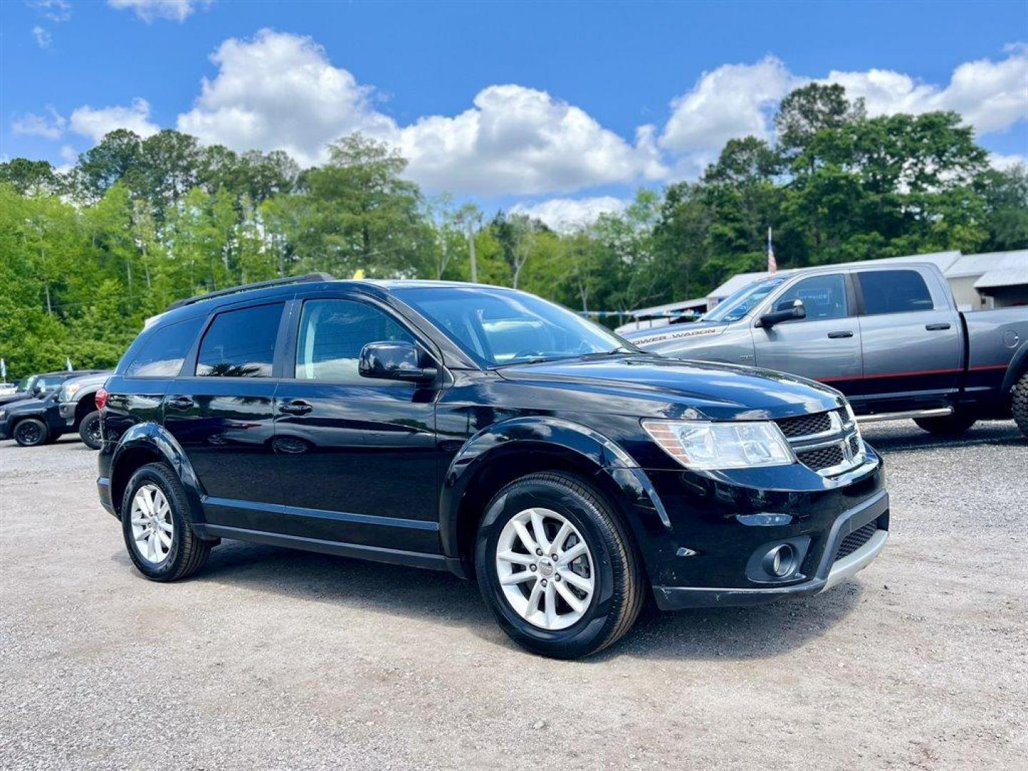 2017 Black /Black Dodge Journey (3C4PDCBG4HT) with an 3.6l V6 MPI Dohc VVT Flex engine, Automatic transmission, located at 745 East Steele Rd., West Columbia, SC, 29170, (803) 755-9148, 33.927212, -81.148483 - Special Internet Price! 2017 Dodge Journey SXT with Bluetooth, AM/FM/Satellite, Cruise Control, Push to start, Keyless entry, Dual zone manual air conditioning, Front bucket seats, 3rd row seating, Powered windows, Powered door locks, Plus more! - Photo#3