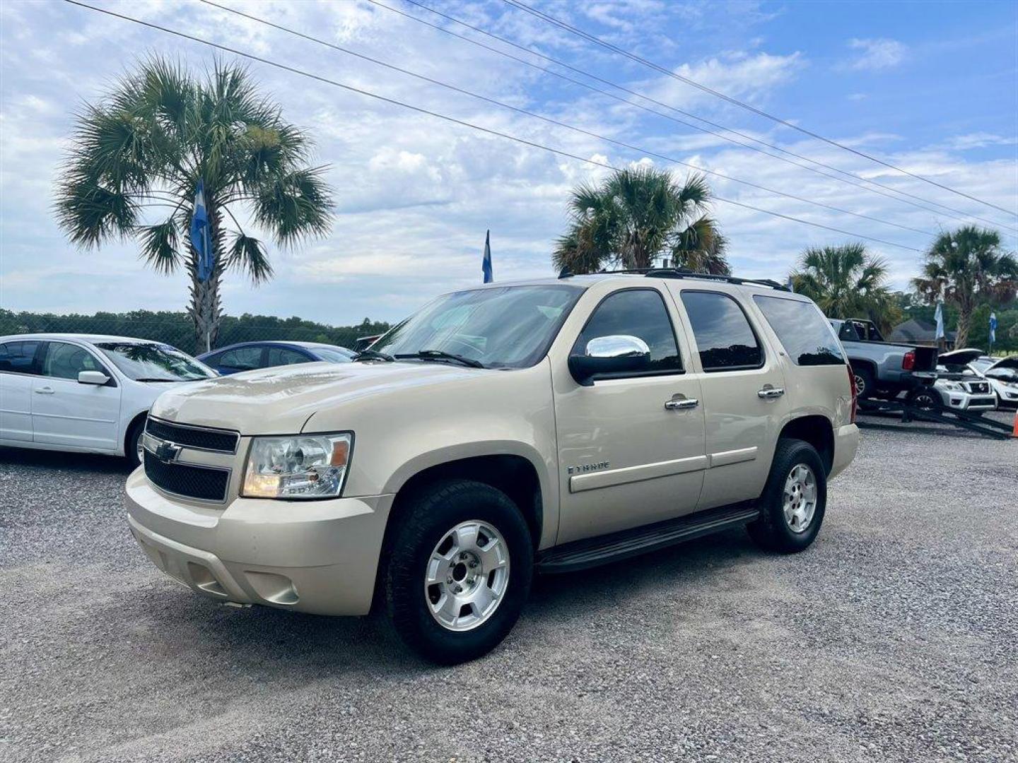 2007 Tan /Tan Chevrolet Tahoe (1GNFC13017R) with an 5.3l V8 SFI Flex 5.3l engine, Automatic transmission, located at 745 East Steele Rd., West Columbia, SC, 29170, (803) 755-9148, 33.927212, -81.148483 - Photo#0