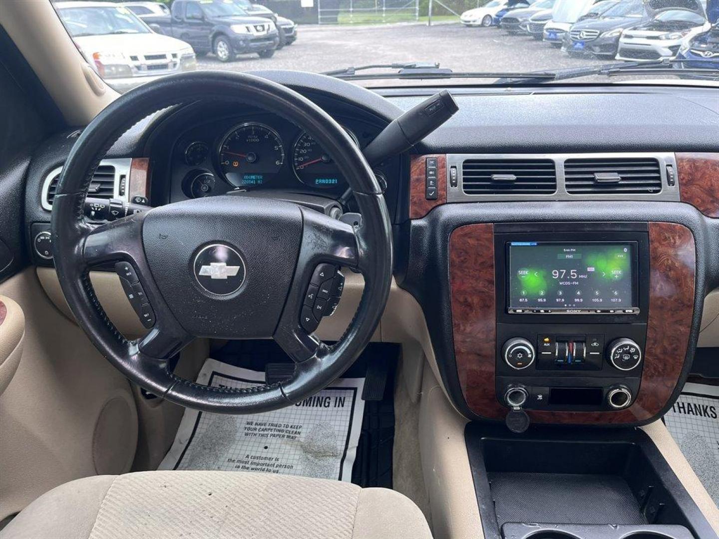 2007 Tan /Tan Chevrolet Tahoe (1GNFC13017R) with an 5.3l V8 SFI Flex 5.3l engine, Automatic transmission, located at 745 East Steele Rd., West Columbia, SC, 29170, (803) 755-9148, 33.927212, -81.148483 - Photo#4