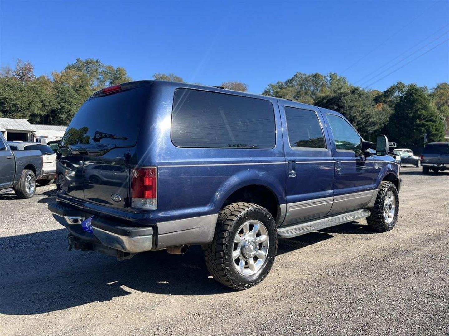 2002 Blue /Grey Ford Excursion (1FMNU41SX2E) with an 6.8l V10 EFI Sohc 6.8l engine, Auto transmission, located at 745 East Steele Rd., West Columbia, SC, 29170, (803) 755-9148, 33.927212, -81.148483 - $1,700.00 Down Payment! - Photo#2