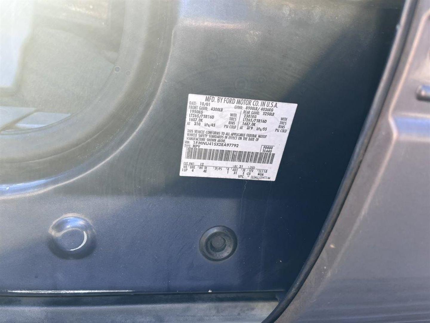 2002 Blue /Grey Ford Excursion (1FMNU41SX2E) with an 6.8l V10 EFI Sohc 6.8l engine, Auto transmission, located at 745 East Steele Rd., West Columbia, SC, 29170, (803) 755-9148, 33.927212, -81.148483 - $1,700.00 Down Payment! - Photo#32