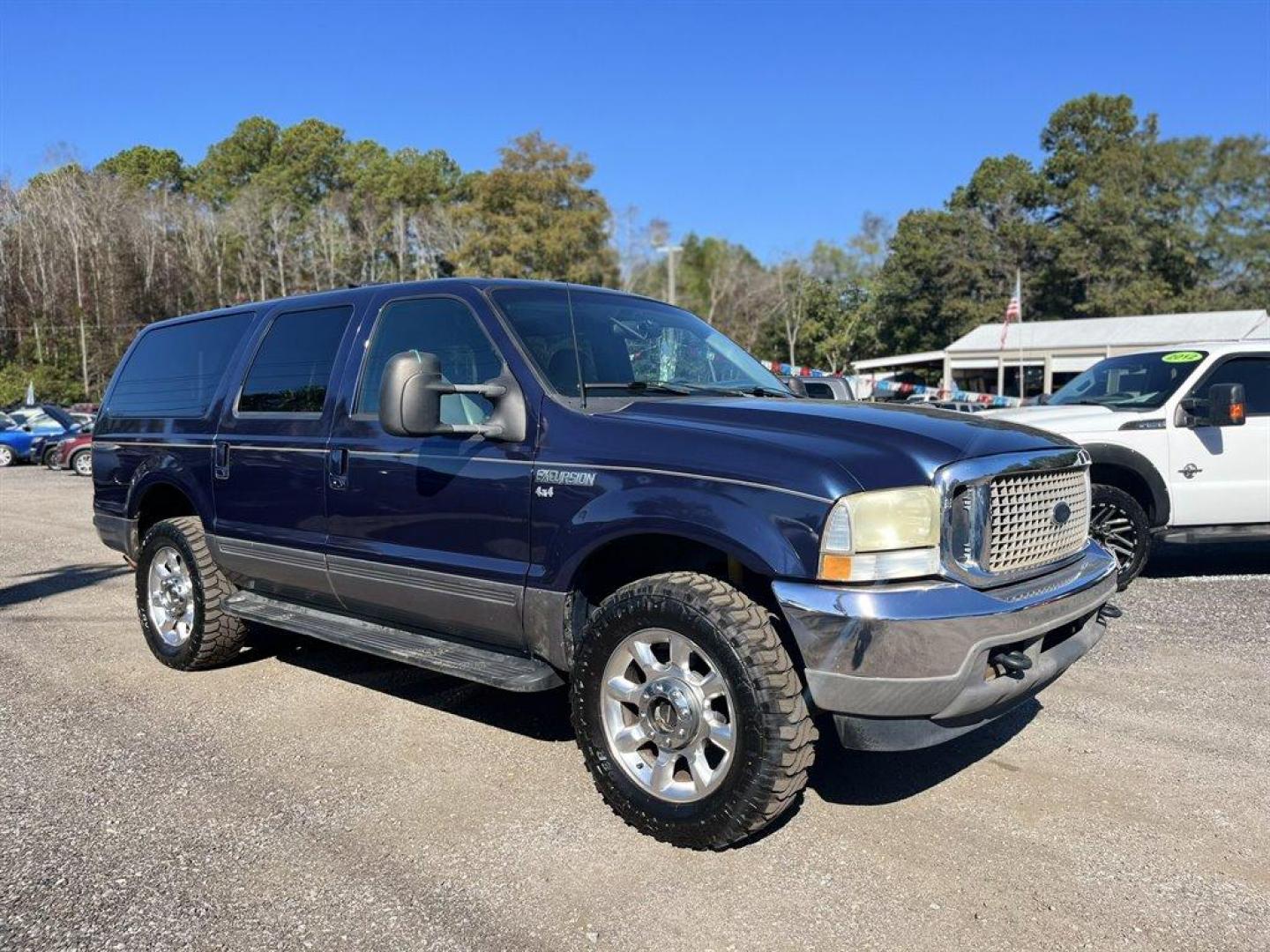 2002 Blue /Grey Ford Excursion (1FMNU41SX2E) with an 6.8l V10 EFI Sohc 6.8l engine, Auto transmission, located at 745 East Steele Rd., West Columbia, SC, 29170, (803) 755-9148, 33.927212, -81.148483 - $1,700.00 Down Payment! - Photo#3