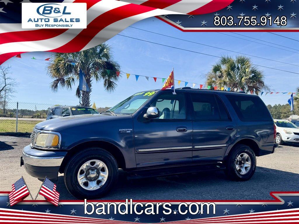 1999 Blue /Grey Ford Expedition (1FMRU1769XL) with an 4.6l V8 EFI Sohc 4.6l engine, Auto transmission, located at 745 East Steele Rd., West Columbia, SC, 29170, (803) 755-9148, 33.927212, -81.148483 - Photo#0