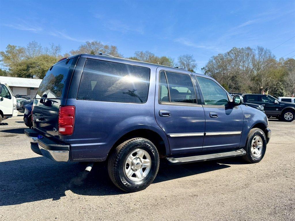 1999 Blue /Grey Ford Expedition (1FMRU1769XL) with an 4.6l V8 EFI Sohc 4.6l engine, Auto transmission, located at 745 East Steele Rd., West Columbia, SC, 29170, (803) 755-9148, 33.927212, -81.148483 - Photo#3