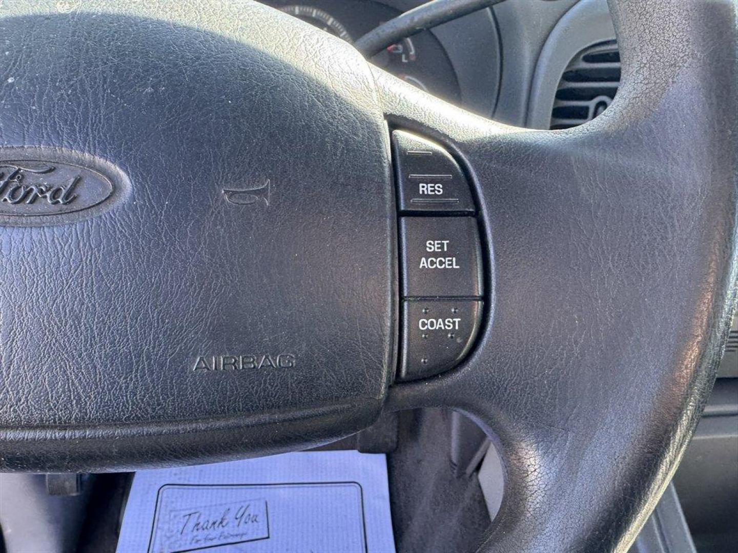 1999 Blue /Grey Ford Expedition (1FMRU1769XL) with an 4.6l V8 EFI Sohc 4.6l engine, Auto transmission, located at 745 East Steele Rd., West Columbia, SC, 29170, (803) 755-9148, 33.927212, -81.148483 - Photo#8