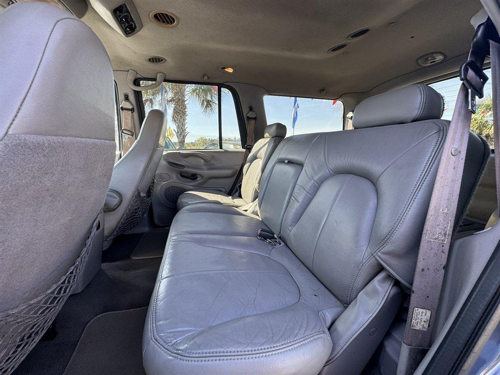 1999 Blue /Grey Ford Expedition (1FMRU1769XL) with an 4.6l V8 EFI Sohc 4.6l engine, Auto transmission, located at 745 East Steele Rd., West Columbia, SC, 29170, (803) 755-9148, 33.927212, -81.148483 - Photo#19