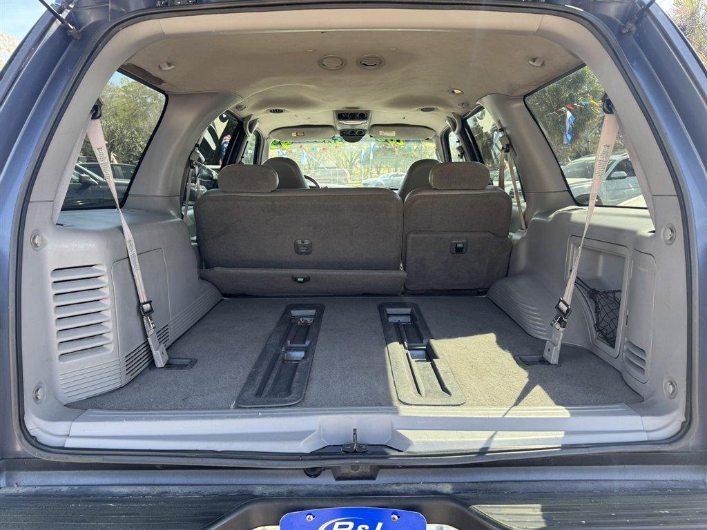 1999 Blue /Grey Ford Expedition (1FMRU1769XL) with an 4.6l V8 EFI Sohc 4.6l engine, Auto transmission, located at 745 East Steele Rd., West Columbia, SC, 29170, (803) 755-9148, 33.927212, -81.148483 - Photo#24