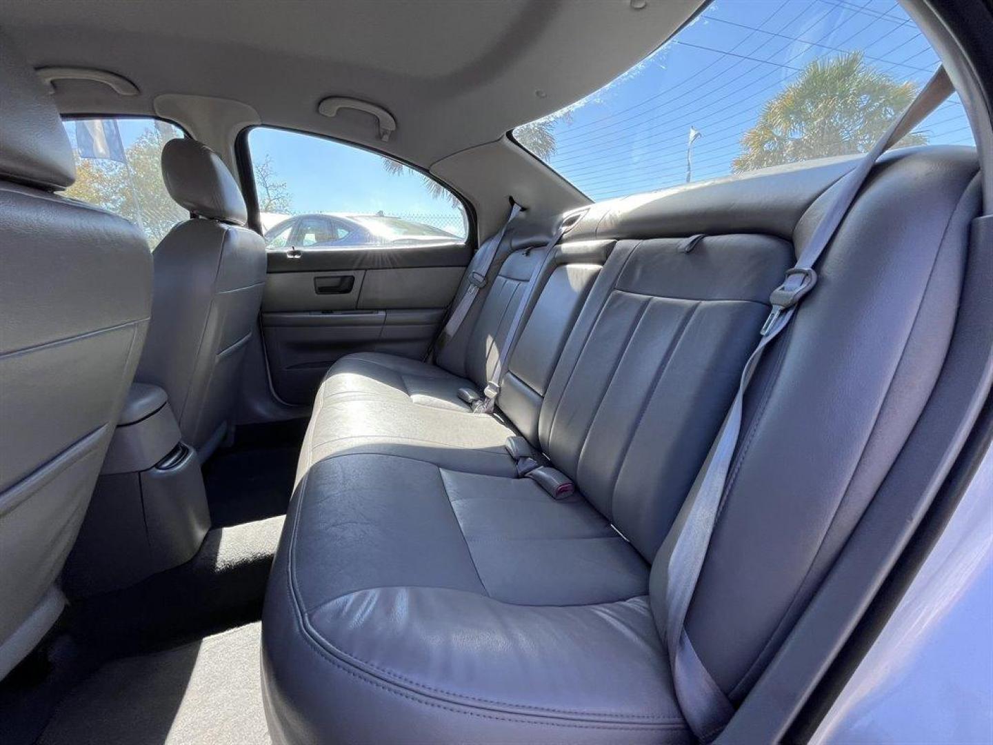 2003 Silver /Grey Mercury Sable (1MEFM55SX3G) with an 3.0l V6 EFI 4v 3.0l engine, Automatic transmission, located at 745 East Steele Rd., West Columbia, SC, 29170, (803) 755-9148, 33.927212, -81.148483 - Special Internet Price! 2003 Mercury Sable with AM/FM stereo radio, Cruise control, Leather interior, Powered windows, Remote keyless entry, Powered door locks, Plus more! - Photo#18