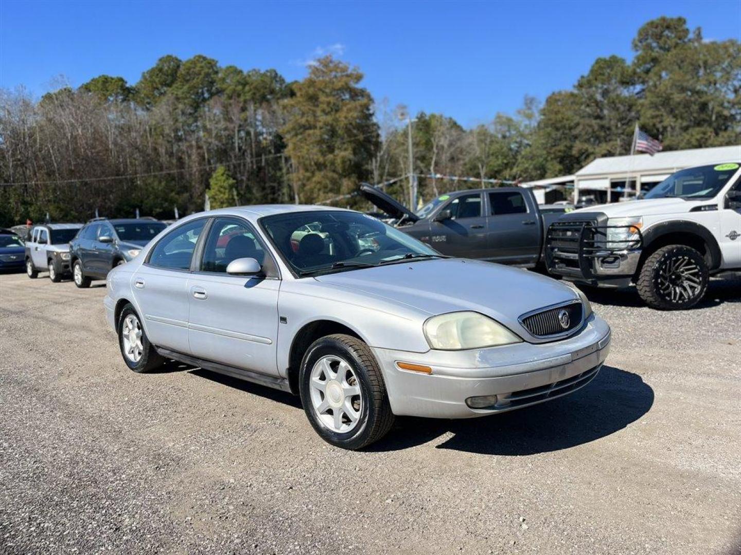 2003 Silver /Grey Mercury Sable (1MEFM55SX3G) with an 3.0l V6 EFI 4v 3.0l engine, Automatic transmission, located at 745 East Steele Rd., West Columbia, SC, 29170, (803) 755-9148, 33.927212, -81.148483 - Special Internet Price! 2003 Mercury Sable with AM/FM stereo radio, Cruise control, Leather interior, Powered windows, Remote keyless entry, Powered door locks, Plus more! - Photo#3