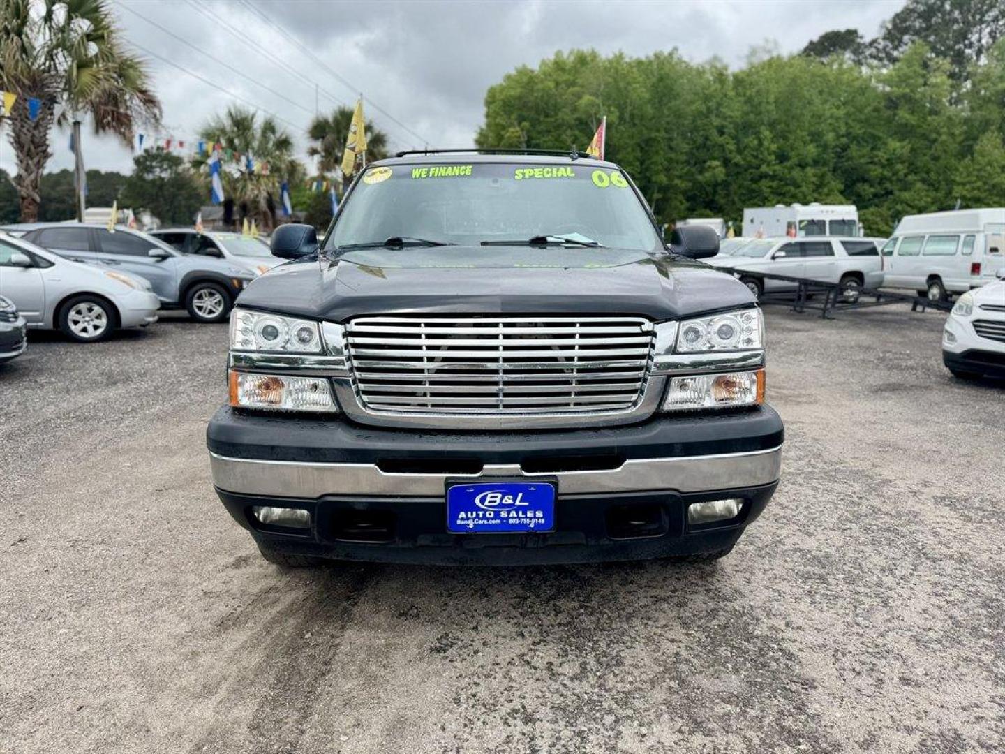 2006 Black /Grey Chevrolet Avalanche (3GNEC12ZX6G) with an 5.3l V8 SFI Flex 5.3l engine, Automatic transmission, located at 745 East Steele Rd., West Columbia, SC, 29170, (803) 755-9148, 33.927212, -81.148483 - Photo#1