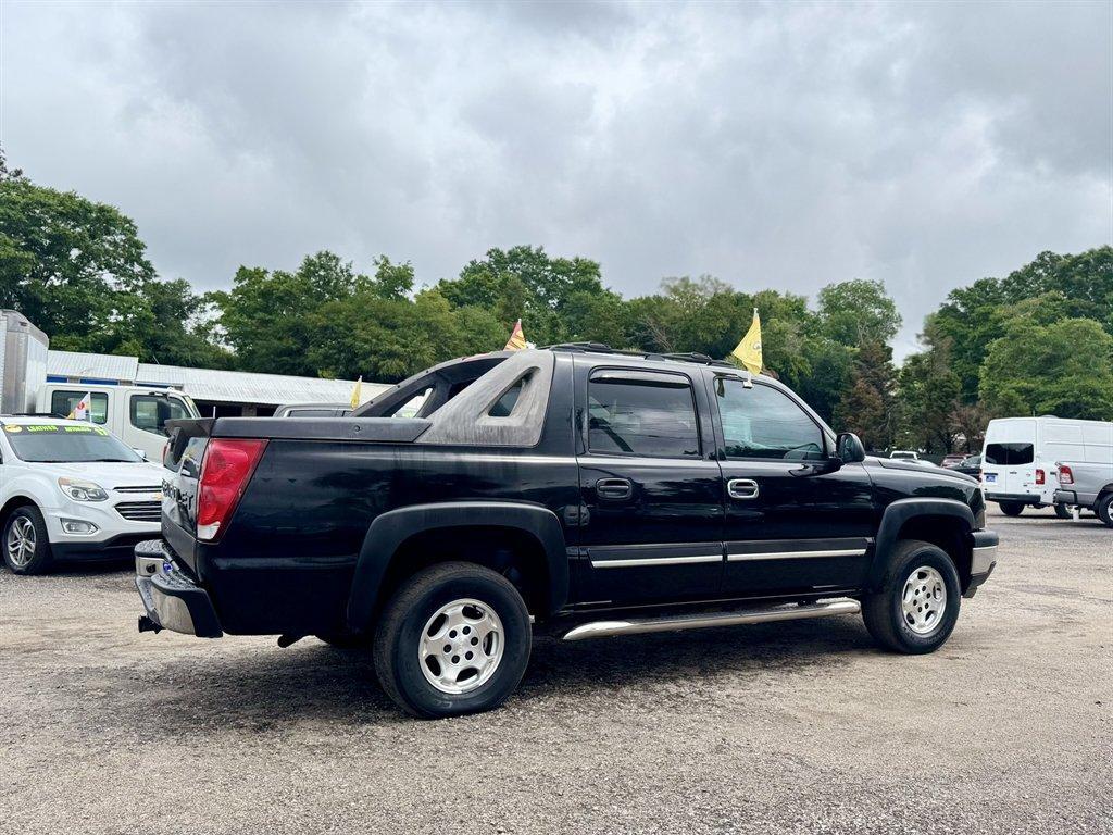 2006 Black /Grey Chevrolet Avalanche (3GNEC12ZX6G) with an 5.3l V8 SFI Flex 5.3l engine, Automatic transmission, located at 745 East Steele Rd., West Columbia, SC, 29170, (803) 755-9148, 33.927212, -81.148483 - Photo#3