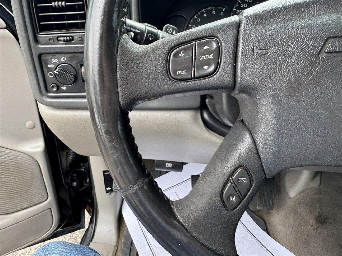 2006 Black /Grey Chevrolet Avalanche (3GNEC12ZX6G) with an 5.3l V8 SFI Flex 5.3l engine, Automatic transmission, located at 745 East Steele Rd., West Columbia, SC, 29170, (803) 755-9148, 33.927212, -81.148483 - Photo#7