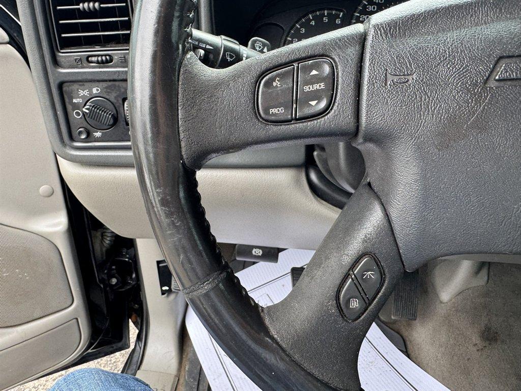 2006 Black /Grey Chevrolet Avalanche (3GNEC12ZX6G) with an 5.3l V8 SFI Flex 5.3l engine, Automatic transmission, located at 745 East Steele Rd., West Columbia, SC, 29170, (803) 755-9148, 33.927212, -81.148483 - Photo#7