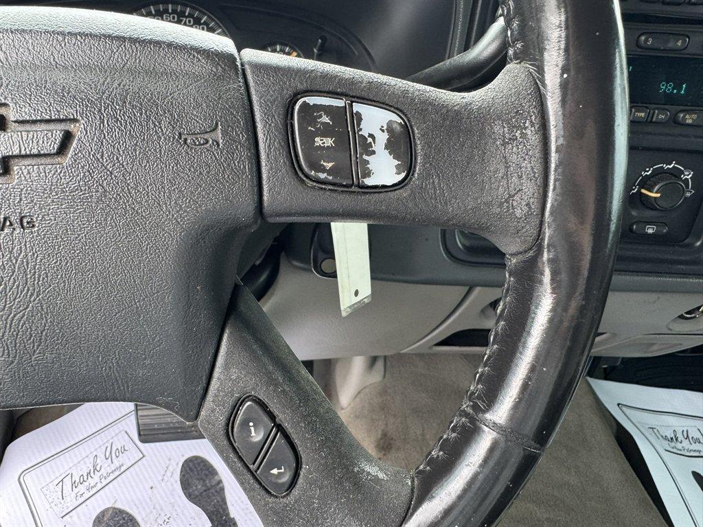 2006 Black /Grey Chevrolet Avalanche (3GNEC12ZX6G) with an 5.3l V8 SFI Flex 5.3l engine, Automatic transmission, located at 745 East Steele Rd., West Columbia, SC, 29170, (803) 755-9148, 33.927212, -81.148483 - Photo#8