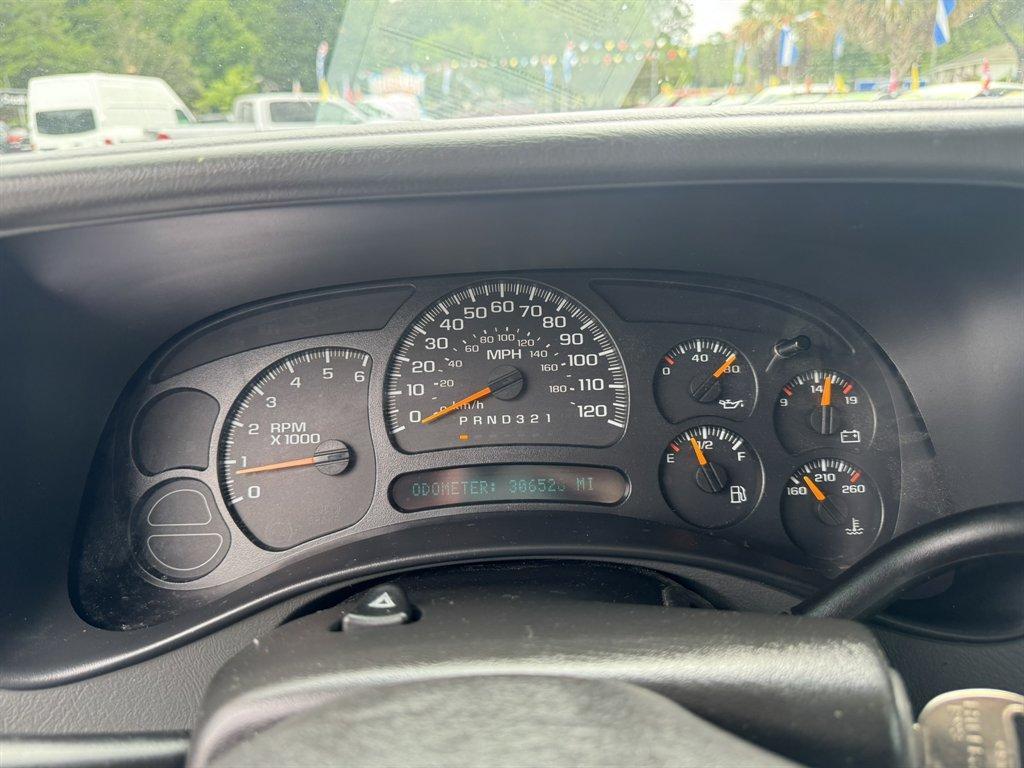 2006 Black /Grey Chevrolet Avalanche (3GNEC12ZX6G) with an 5.3l V8 SFI Flex 5.3l engine, Automatic transmission, located at 745 East Steele Rd., West Columbia, SC, 29170, (803) 755-9148, 33.927212, -81.148483 - Photo#9