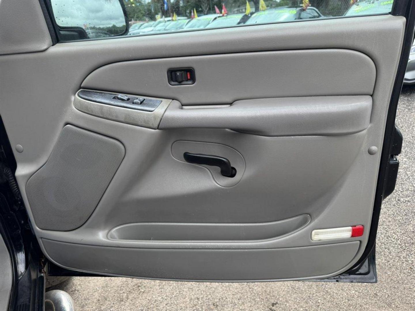 2006 Black /Grey Chevrolet Avalanche (3GNEC12ZX6G) with an 5.3l V8 SFI Flex 5.3l engine, Automatic transmission, located at 745 East Steele Rd., West Columbia, SC, 29170, (803) 755-9148, 33.927212, -81.148483 - Photo#19