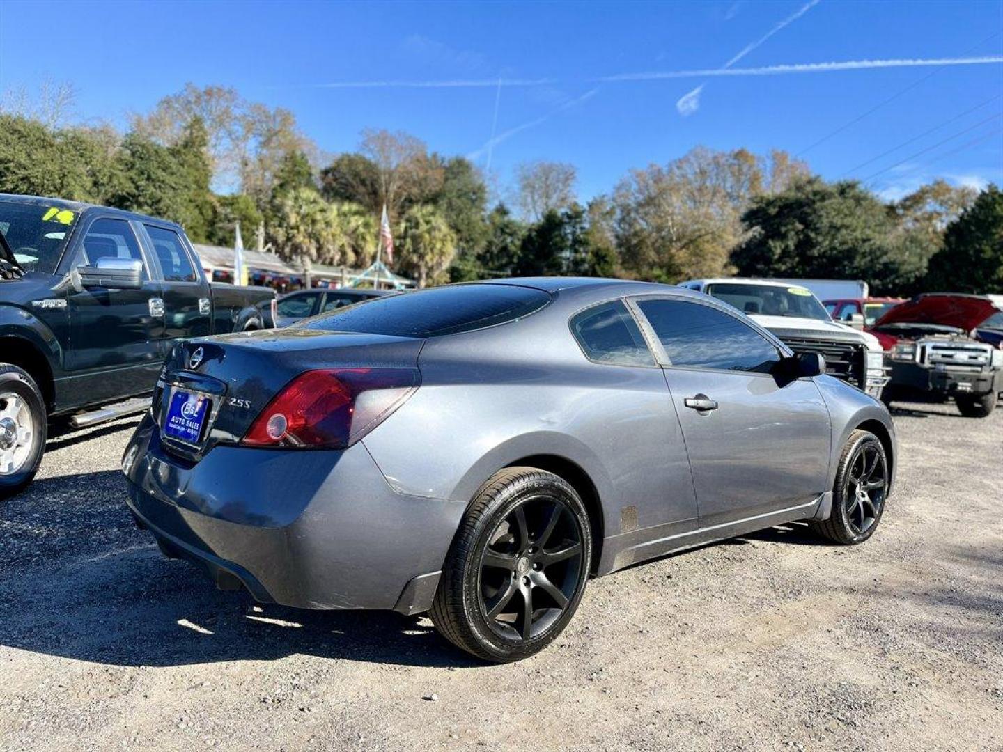 2008 Grey /Red Nissan Altima (1N4AL24E48C) with an 2.5l I-4 MPI Dohc 2.5l engine, Manual transmission, located at 745 East Steele Rd., West Columbia, SC, 29170, (803) 755-9148, 33.927212, -81.148483 - Special Internet Price! 2008 Nissan Altima with AM/FM stereo, Manual Transmission, Cruise Control, Push To Start, Air conditioning, Red Leather Interior, Powered Windows, Powered Door Locks, Plus More! - Photo#2