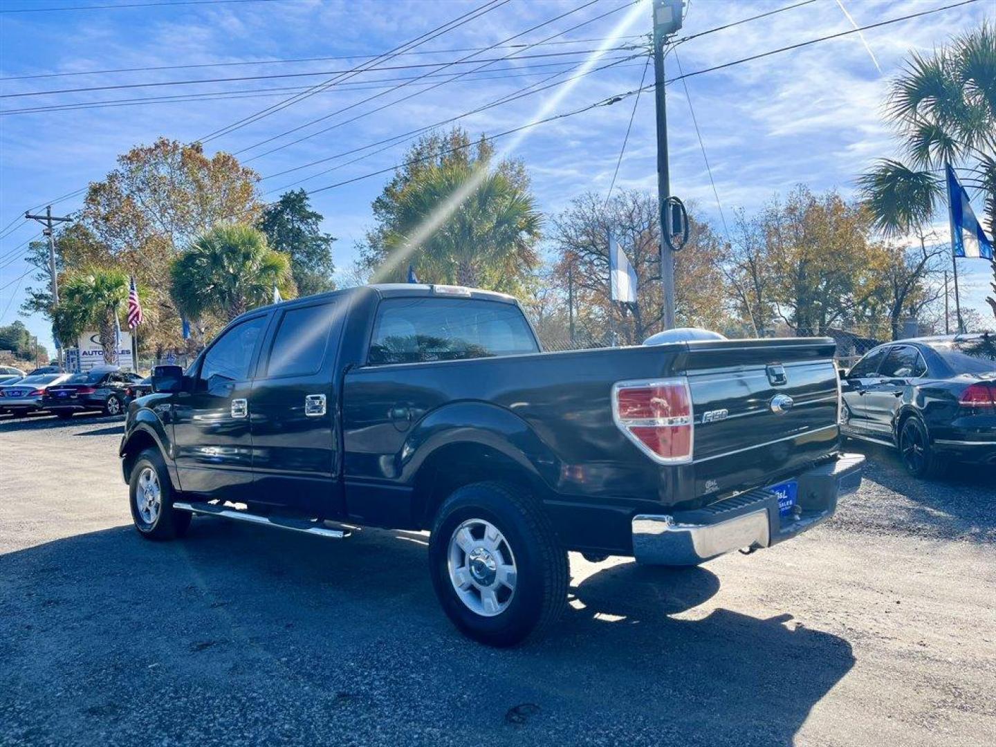 2014 Black /Grey Ford F150 (1FTFW1EF3EF) with an 5.0l V8 Smpi Dohc Flex 5. engine, Automatic transmission, located at 745 East Steele Rd., West Columbia, SC, 29170, (803) 755-9148, 33.927212, -81.148483 - Special Internet Price! 2014 Ford F150 XLT With AM/FM Stereo, Cruise Control, Manual Air Conditioning, Remote Keyless Entry, Cloth Interior, 40/20/40 Front Seat, 60-40 Folding Split-Bench Front Facing Fold-Up Cushion Rear Seat, Powered Windows, Powered Door Locks, Plus More! - Photo#1