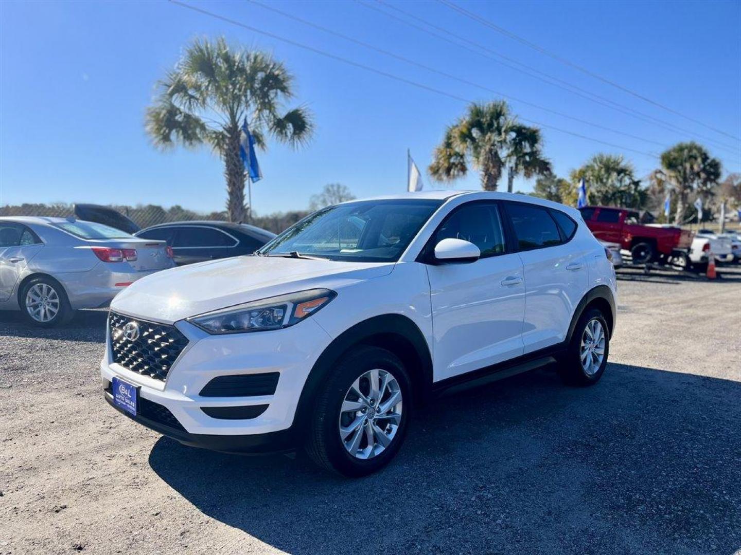 2019 White /Tan Hyundai Tucson (KM8J2CA41KU) with an 2.0l I-4 DI Dohc Cvvt 2.0 engine, Automatic transmission, located at 745 East Steele Rd., West Columbia, SC, 29170, (803) 755-9148, 33.927212, -81.148483 - Special Internet Price! 2019 Hyundai Tucson with Bluetooth, AM/FM Audio System, Backup Camera, Cruise Control, Manual Air Conditioning, Remote Keyless Entry, Cloth Interior, Front Bucket Seats, Rear 60-40 Folding Bench, Powered Windows, Powered Door Locks, Plus More! - Photo#0