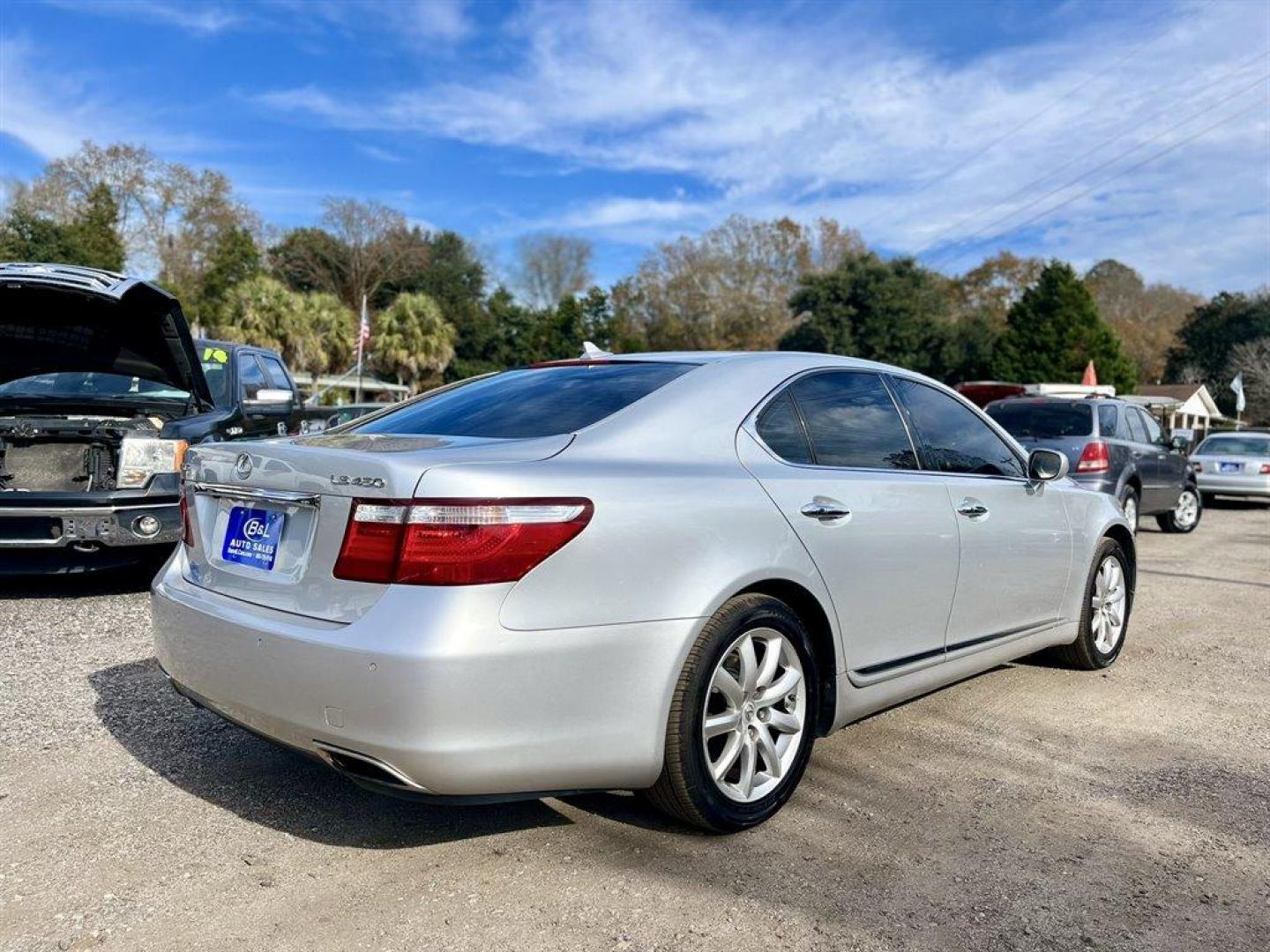 2008 Silver /Black Lexus LS 460 (JTHBL46FX85) with an 4.6l V8 EFI Dohc 4.6l engine, Automatic transmission, located at 745 East Steele Rd., West Columbia, SC, 29170, (803) 755-9148, 33.927212, -81.148483 - Special Internet Price! 2008 Lexus LS 460 with Bluetooth, Backup Camera, Navigation, Cruise control, Sunroof, Leather interior, Powered and heated front seats, Air conditioning, Keyless entry, Push to start, Plus more! - Photo#2