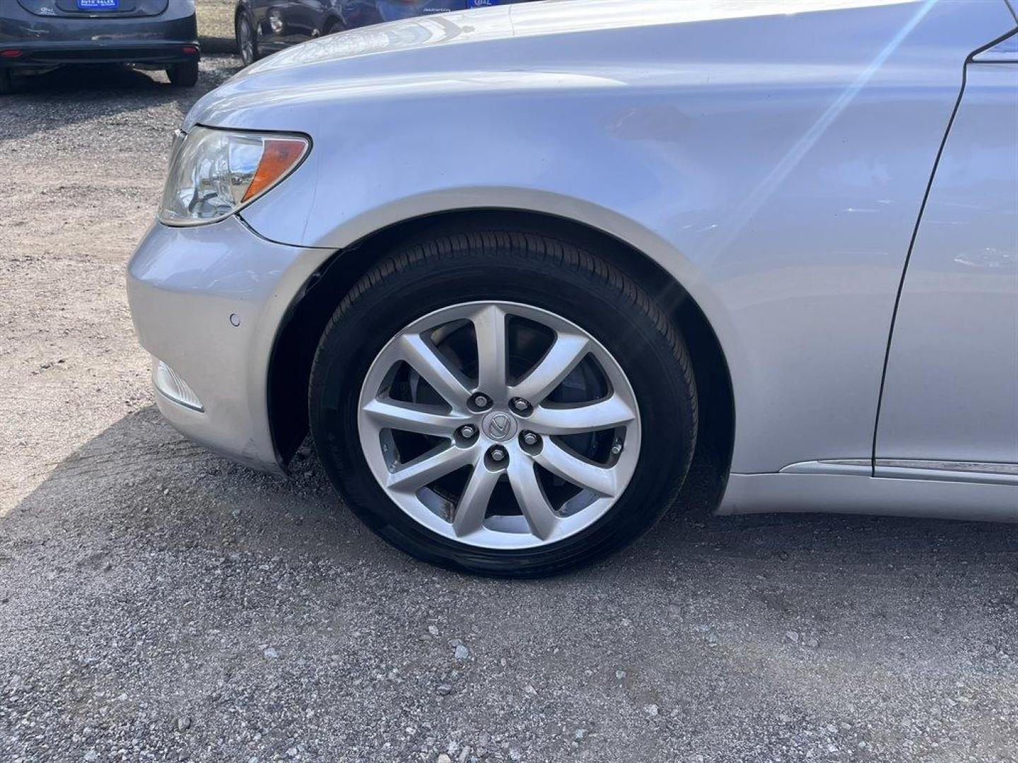 2008 Silver /Black Lexus LS 460 (JTHBL46FX85) with an 4.6l V8 EFI Dohc 4.6l engine, Automatic transmission, located at 745 East Steele Rd., West Columbia, SC, 29170, (803) 755-9148, 33.927212, -81.148483 - Special Internet Price! 2008 Lexus LS 460 with Bluetooth, Backup Camera, Navigation, Cruise control, Sunroof, Leather interior, Powered and heated front seats, Air conditioning, Keyless entry, Push to start, Plus more! - Photo#38