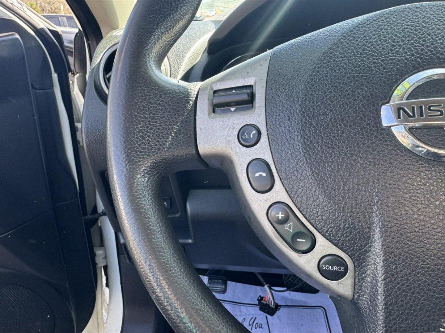 2013 White /Black Nissan Rogue (JN8AS5MT1DW) with an 2.5l I-4 MPI Dohc 2.5l engine, Automatic transmission, located at 745 East Steele Rd., West Columbia, SC, 29170, (803) 755-9148, 33.927212, -81.148483 - Photo#7