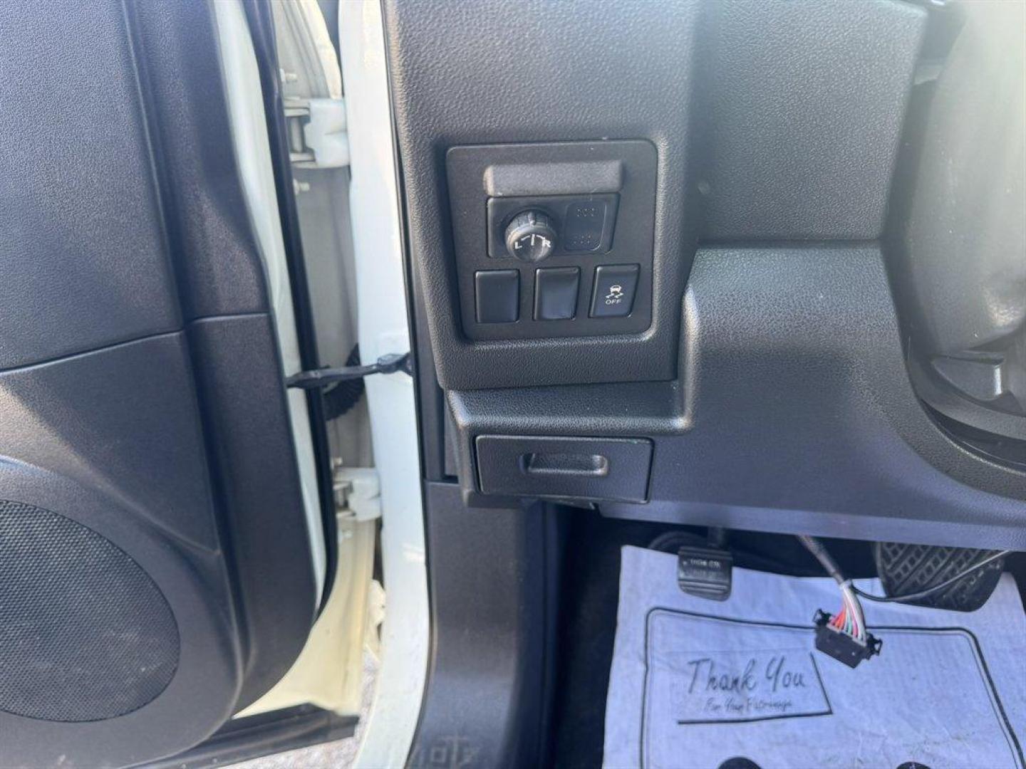 2013 White /Black Nissan Rogue (JN8AS5MT1DW) with an 2.5l I-4 MPI Dohc 2.5l engine, Automatic transmission, located at 745 East Steele Rd., West Columbia, SC, 29170, (803) 755-9148, 33.927212, -81.148483 - Photo#13