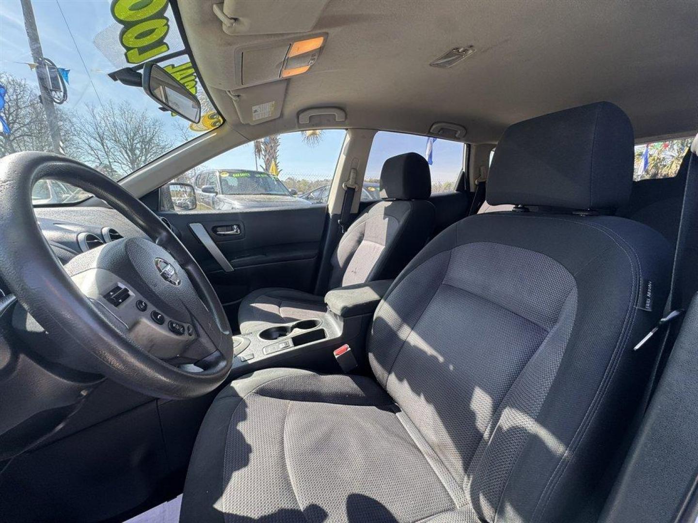 2013 White /Black Nissan Rogue (JN8AS5MT1DW) with an 2.5l I-4 MPI Dohc 2.5l engine, Automatic transmission, located at 745 East Steele Rd., West Columbia, SC, 29170, (803) 755-9148, 33.927212, -81.148483 - Photo#16