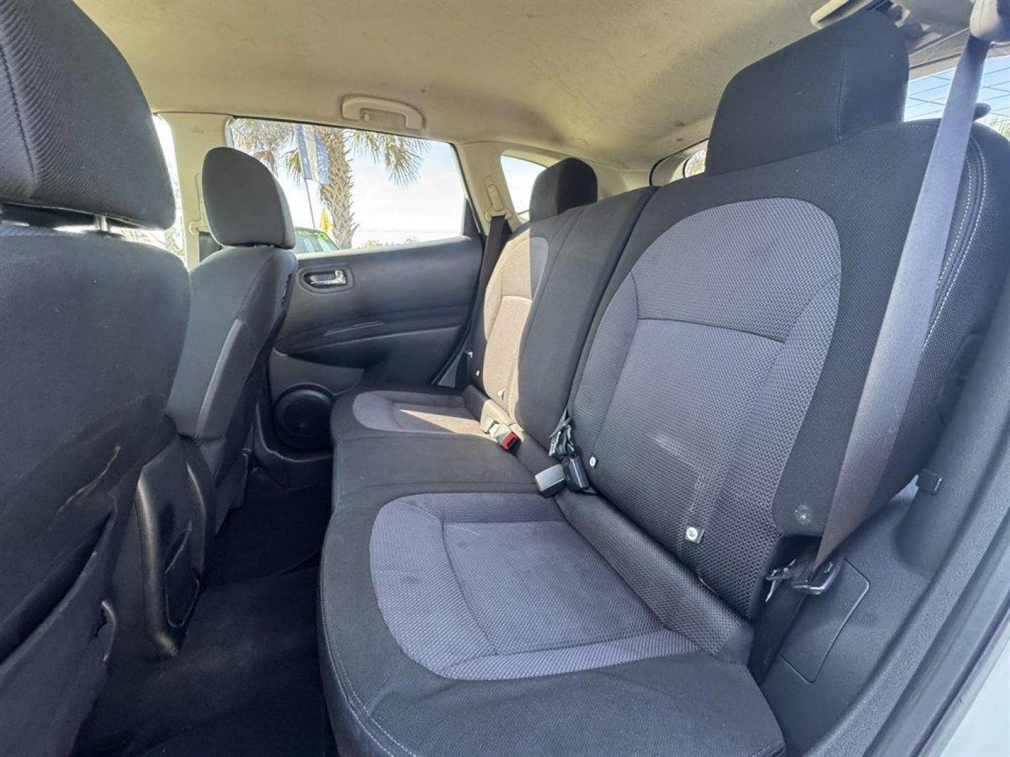 2013 White /Black Nissan Rogue (JN8AS5MT1DW) with an 2.5l I-4 MPI Dohc 2.5l engine, Automatic transmission, located at 745 East Steele Rd., West Columbia, SC, 29170, (803) 755-9148, 33.927212, -81.148483 - Photo#19