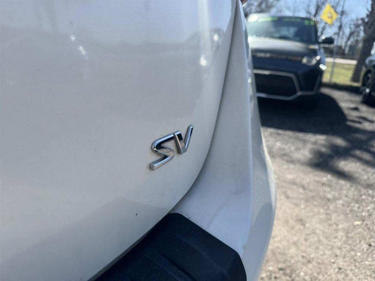 2013 White /Black Nissan Rogue (JN8AS5MT1DW) with an 2.5l I-4 MPI Dohc 2.5l engine, Automatic transmission, located at 745 East Steele Rd., West Columbia, SC, 29170, (803) 755-9148, 33.927212, -81.148483 - Photo#25