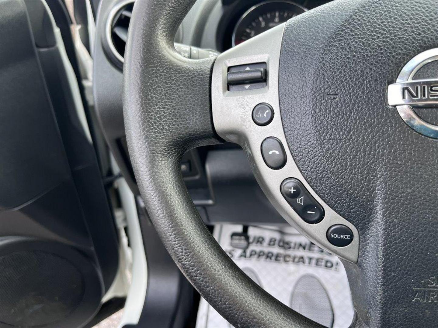 2013 White /Black Nissan Rogue (JN8AS5MT1DW) with an 2.5l I-4 MPI Dohc 2.5l engine, Automatic transmission, located at 745 East Steele Rd., West Columbia, SC, 29170, (803) 755-9148, 33.927212, -81.148483 - Special Internet Price! 2013 Nissan Rogue with AM/FM stereo, AUX port, Backup camera, Cruise control, Front bucket seats, Powered driver seat, Cloth interior, 60/40 split fold-down rear bench seat, Front air conditioning, Remote keyless entry, Plus more! - Photo#6