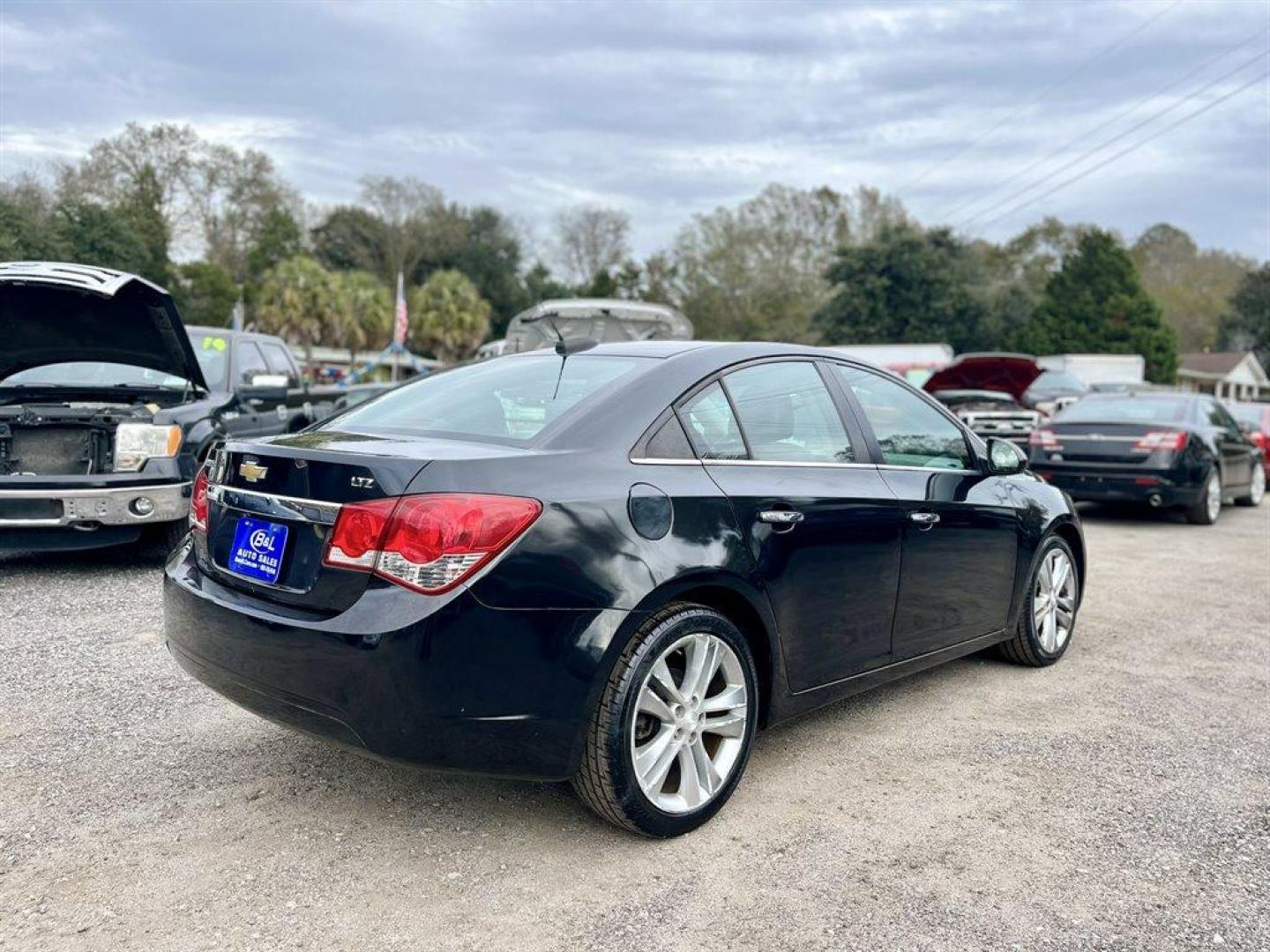 2016 Black /Black Chevrolet Cruze Limited (1G1PG5SB2G7) with an 1.4l I-4 MFI Dohc T/C 1.4 engine, Automatic transmission, located at 745 East Steele Rd., West Columbia, SC, 29170, (803) 755-9148, 33.927212, -81.148483 - 2016 CHEVROLET CRUZE LIMITED - Photo#2