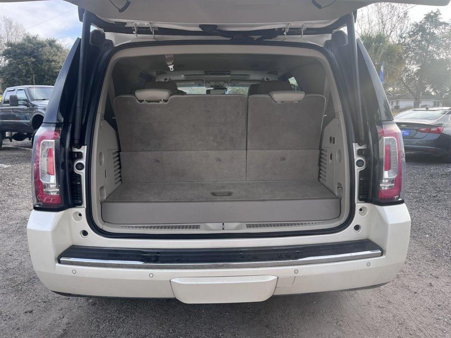 2015 White /Tan GMC Yukon (1GKS2CKJ1FR) with an 6.2l V8 DI OHV VVT S/C 6. engine, Automatic transmission, located at 745 East Steele Rd., West Columbia, SC, 29170, (803) 755-9148, 33.927212, -81.148483 - Special Internet Price! 2015 GMC Yukon Denali with Bluetooth, SiriusXM, 8 Diagonal Color Touch Screen, Backup Camera, Navigation, Cruise Control, Sunroof, Remote Keyless Entry, Rear Entertainment, Leather Interior, Powered Front Seats, Heated Front Seats, Power Fold 3rd Row Split Bench Seat, Powered - Photo#36