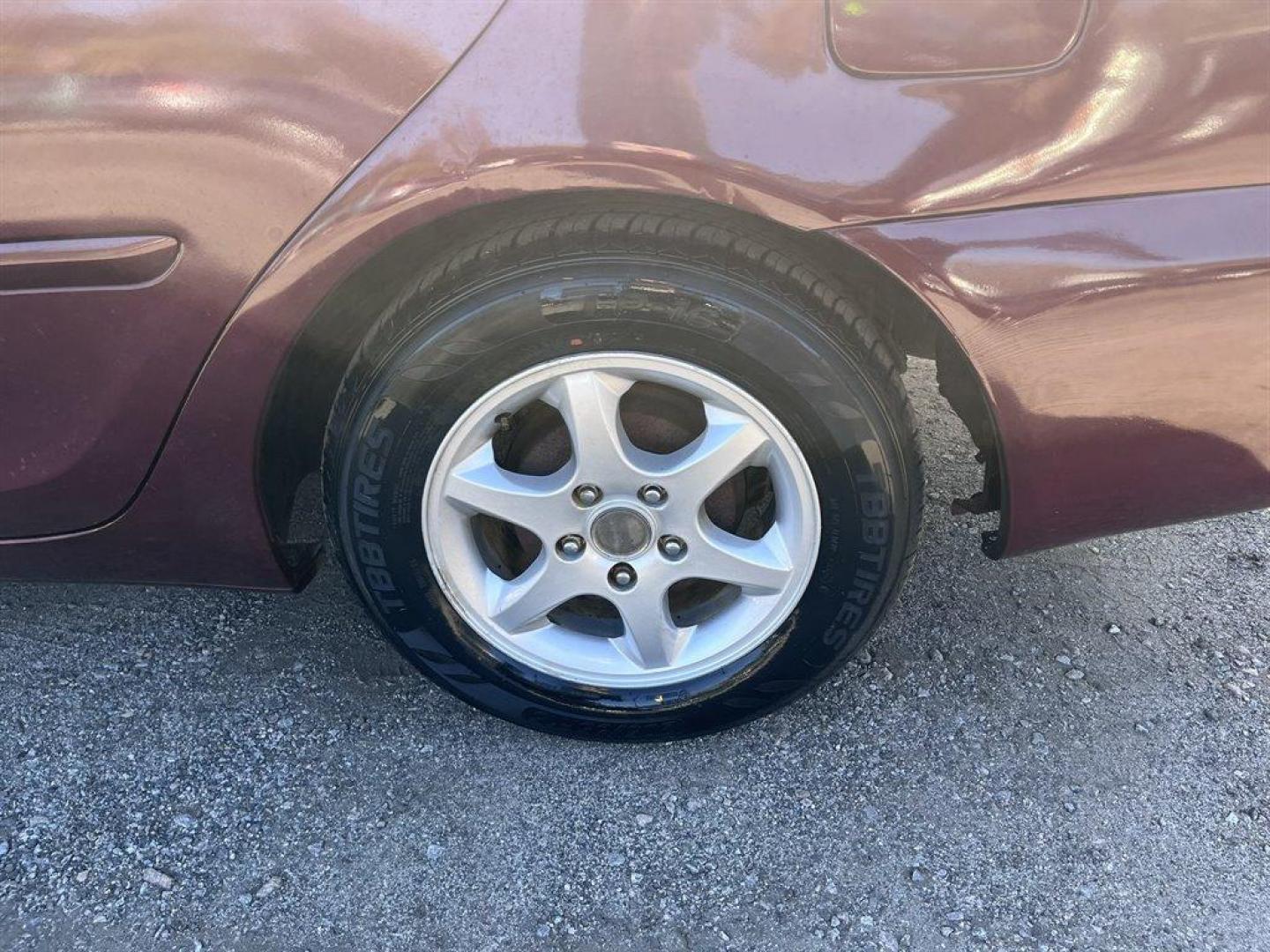 2005 Maroon /Grey Toyota Camry (4T1BE32K55U) with an 2.4l I-4 SFI Dohc 2.4l engine, Automatic transmission, located at 745 East Steele Rd., West Columbia, SC, 29170, (803) 755-9148, 33.927212, -81.148483 - Special Internet Price! 2005 Toyota Camry with AM/FM stereo, CD player, Cruise control, Remote keyless entry, Sunroof, Cloth seat trim, Powered driver seat, Rear 60/40 split fold-down seat, Powered windows, Powered door locks, Plus more! - Photo#25