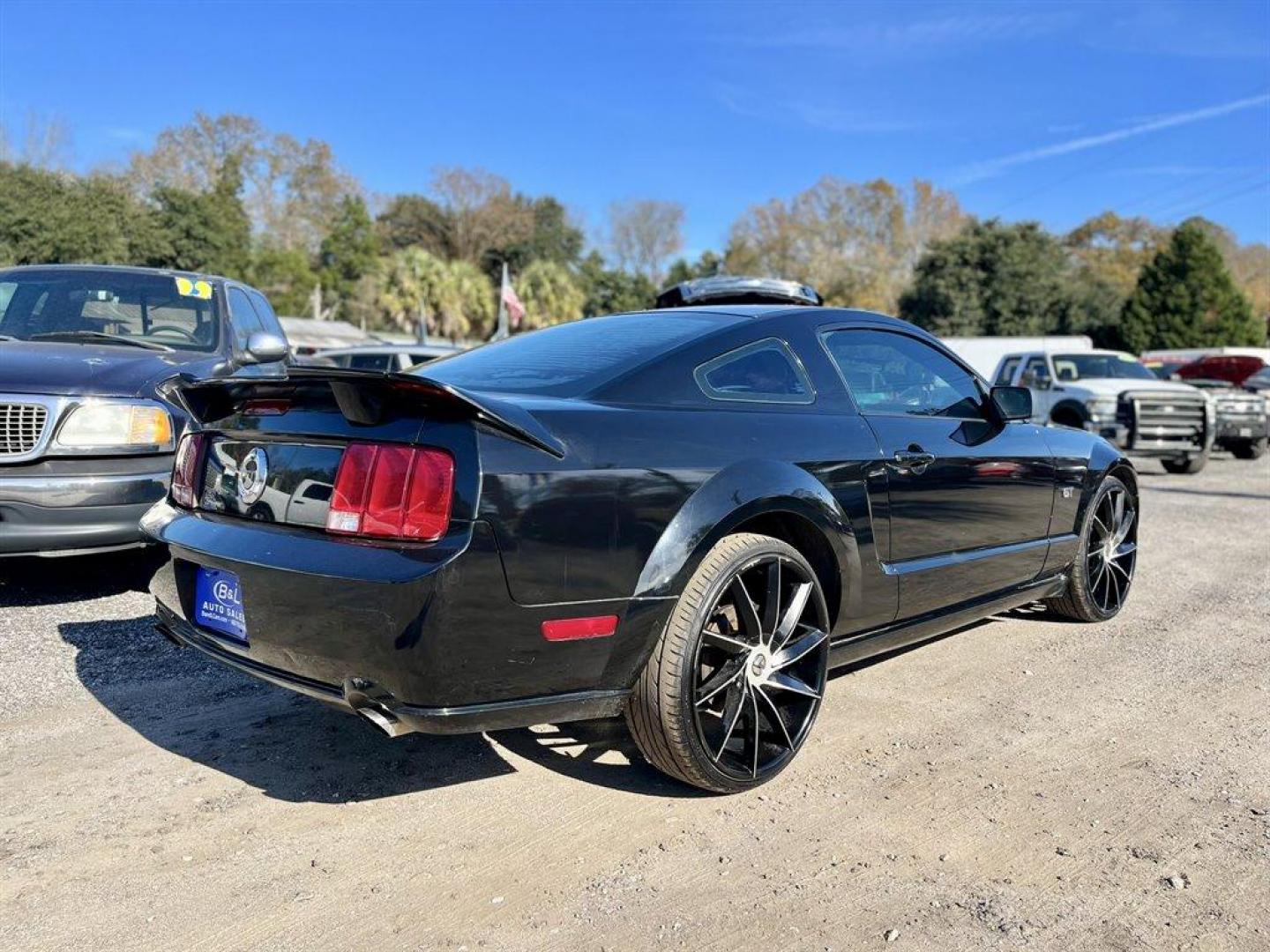 2006 Black /Black Ford Mustang (1ZVFT82H365) with an 4.6l V8 EFI Sohc 4.6l engine, Manual transmission, located at 745 East Steele Rd., West Columbia, SC, 29170, (803) 755-9148, 33.927212, -81.148483 - Special Internet Price! 2006 Ford Mustang GT with 5-speed manual transmission, AM/FM radio, Air conditioning, Remote keyless entry, Leather interior, Powered windows, Powered door locks, Plus more! - Photo#2